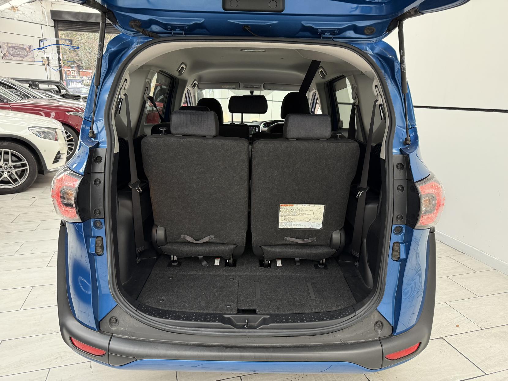 Toyota Sienta 1.5