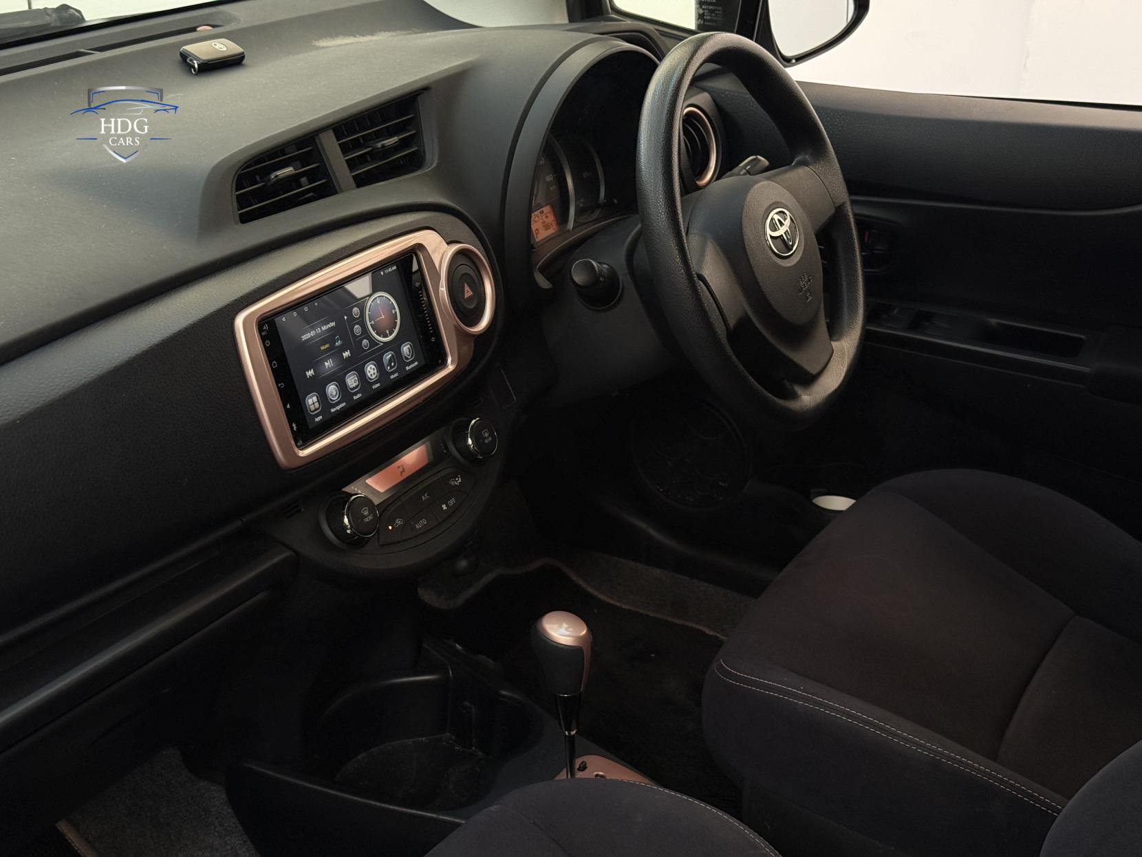 Toyota Yaris 1.33 Dual VVT-i SR Hatchback 5dr Petrol Multidrive S Euro 5 (101 ps)