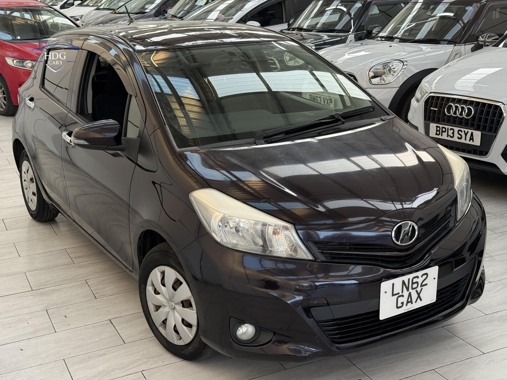 Toyota Yaris 1.33 Dual VVT-i SR Hatchback 5dr Petrol Multidrive S Euro 5 (101 ps)