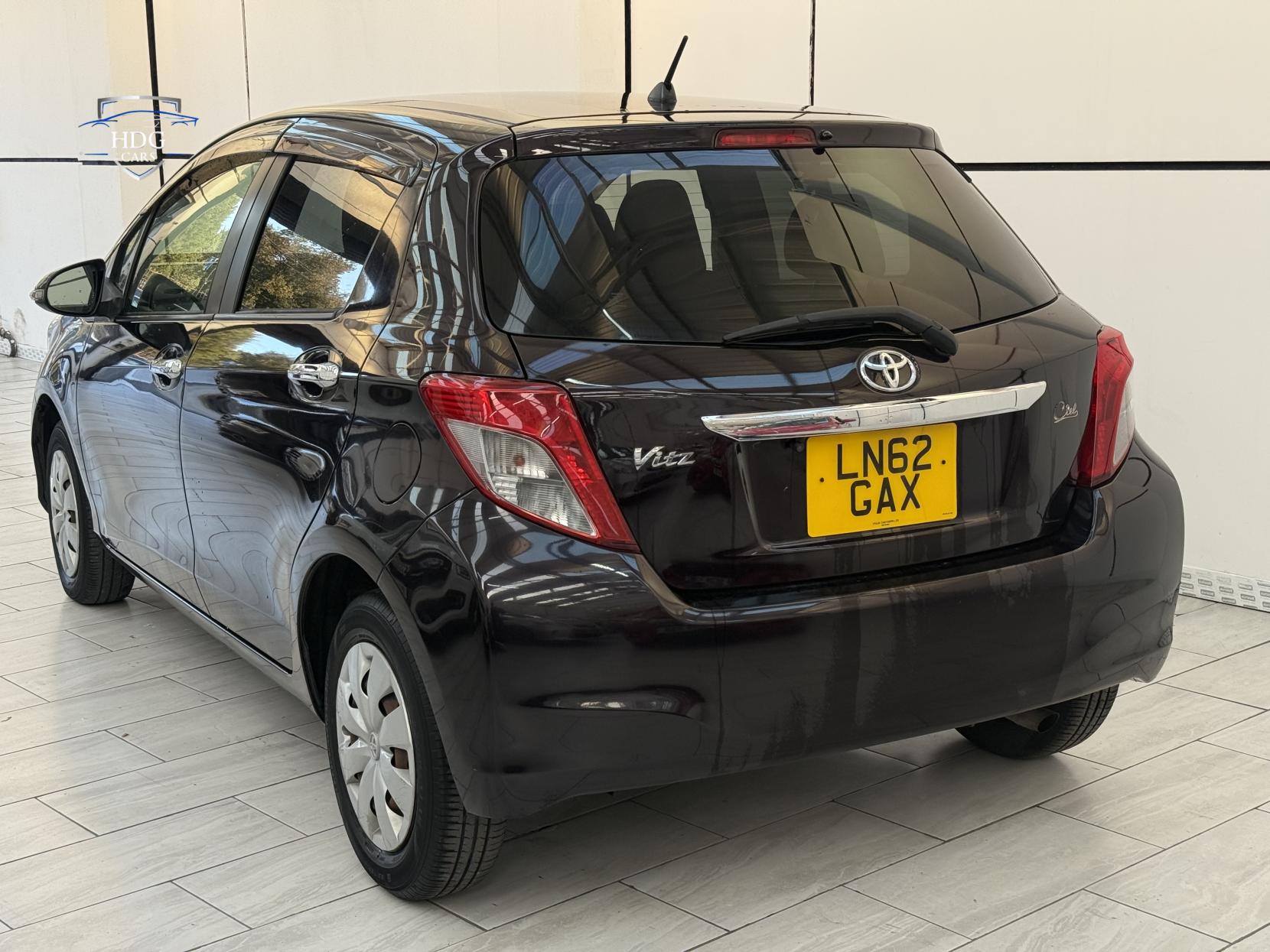 Toyota Yaris 1.33 Dual VVT-i SR Hatchback 5dr Petrol Multidrive S Euro 5 (101 ps)
