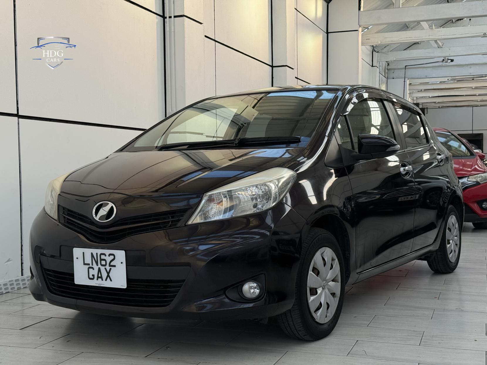 Toyota Yaris 1.33 Dual VVT-i SR Hatchback 5dr Petrol Multidrive S Euro 5 (101 ps)