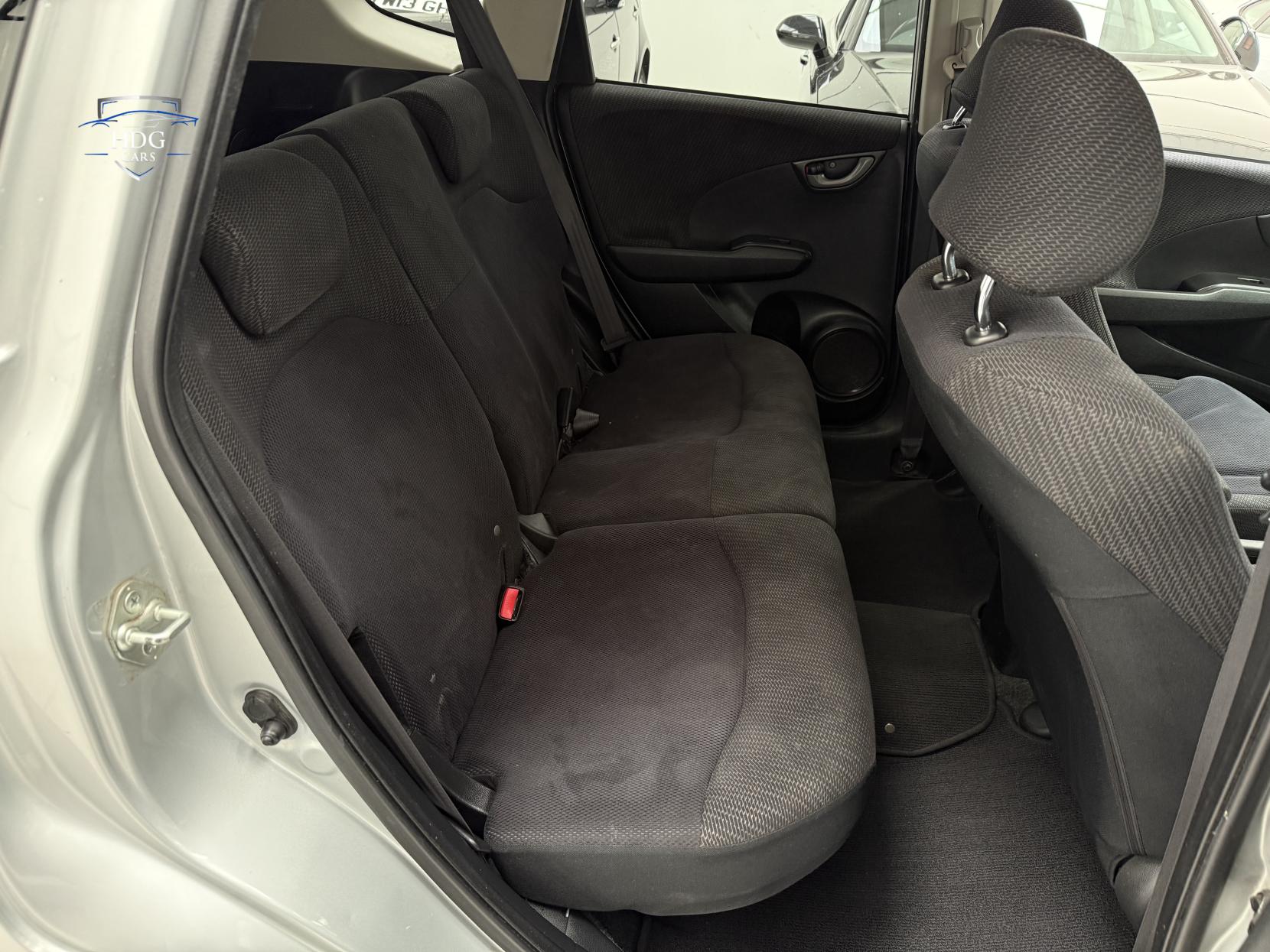 Honda Jazz 1.3h IMA HS-T Hatchback 5dr Petrol Hybrid CVT Euro 5 (102 ps)