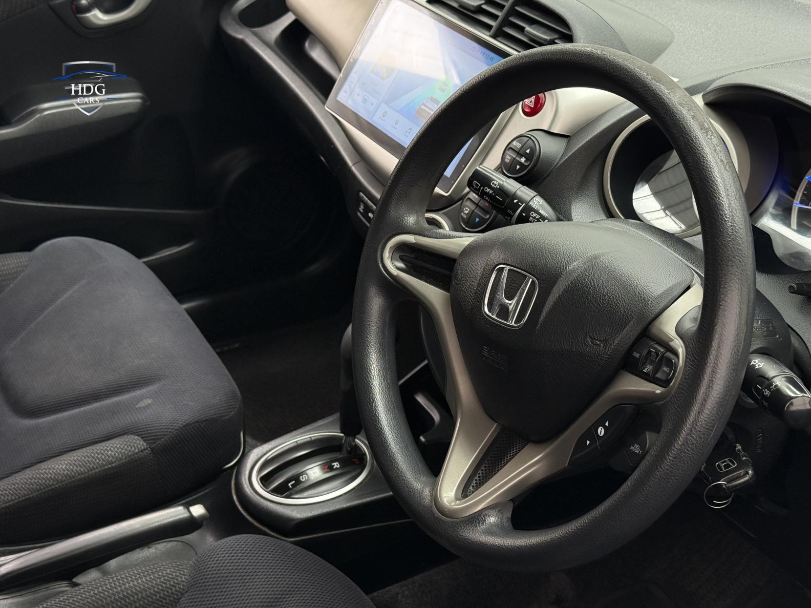 Honda Jazz 1.3h IMA HS-T Hatchback 5dr Petrol Hybrid CVT Euro 5 (102 ps)