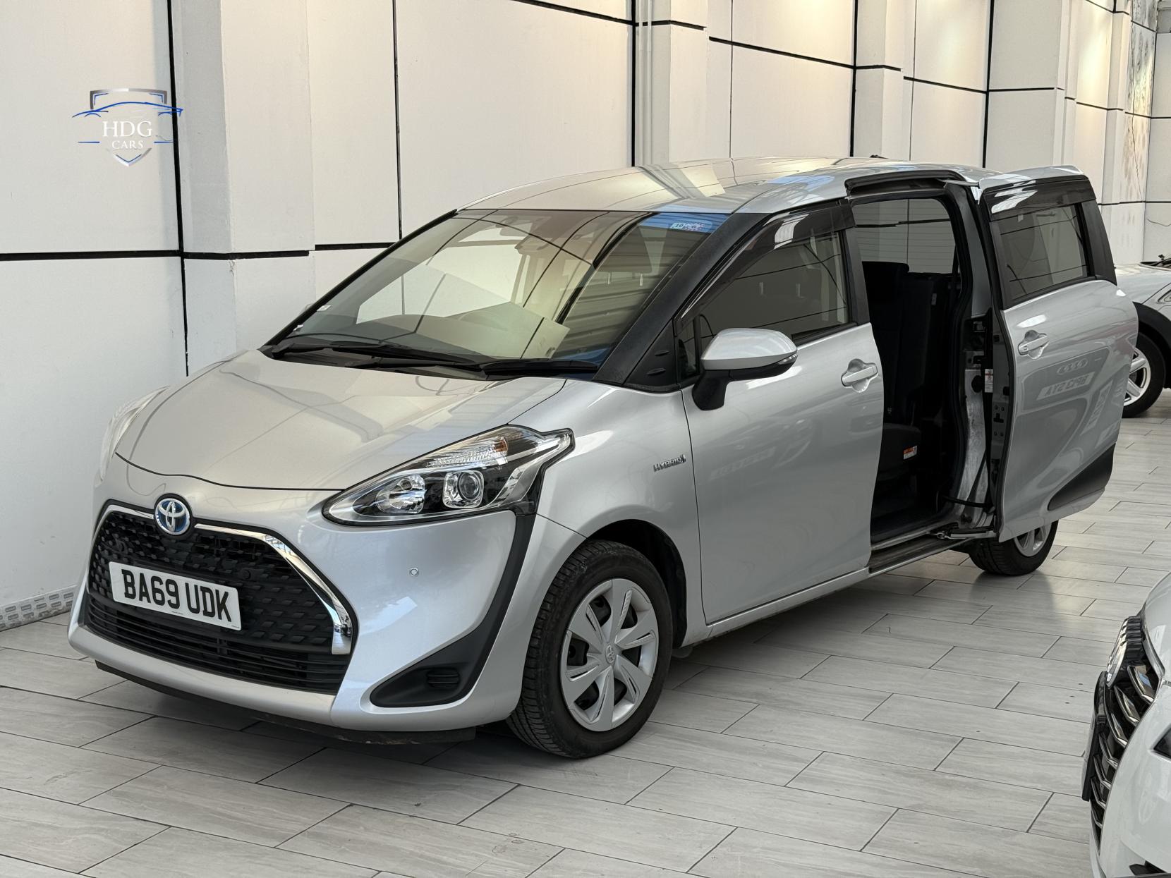 Toyota Sienta 1.5 HYBRID X 2019 IMPORT