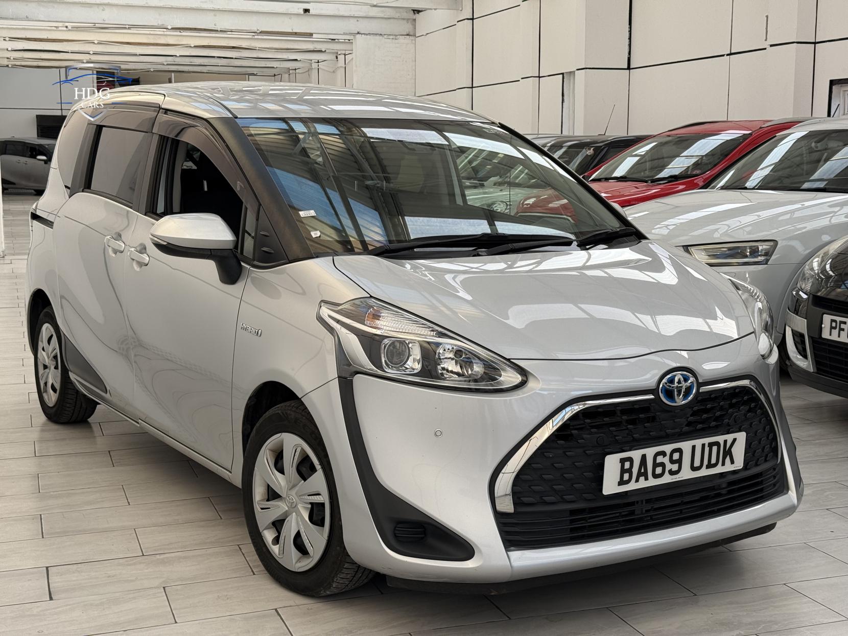 Toyota Sienta 1.5 HYBRID X 2019 IMPORT