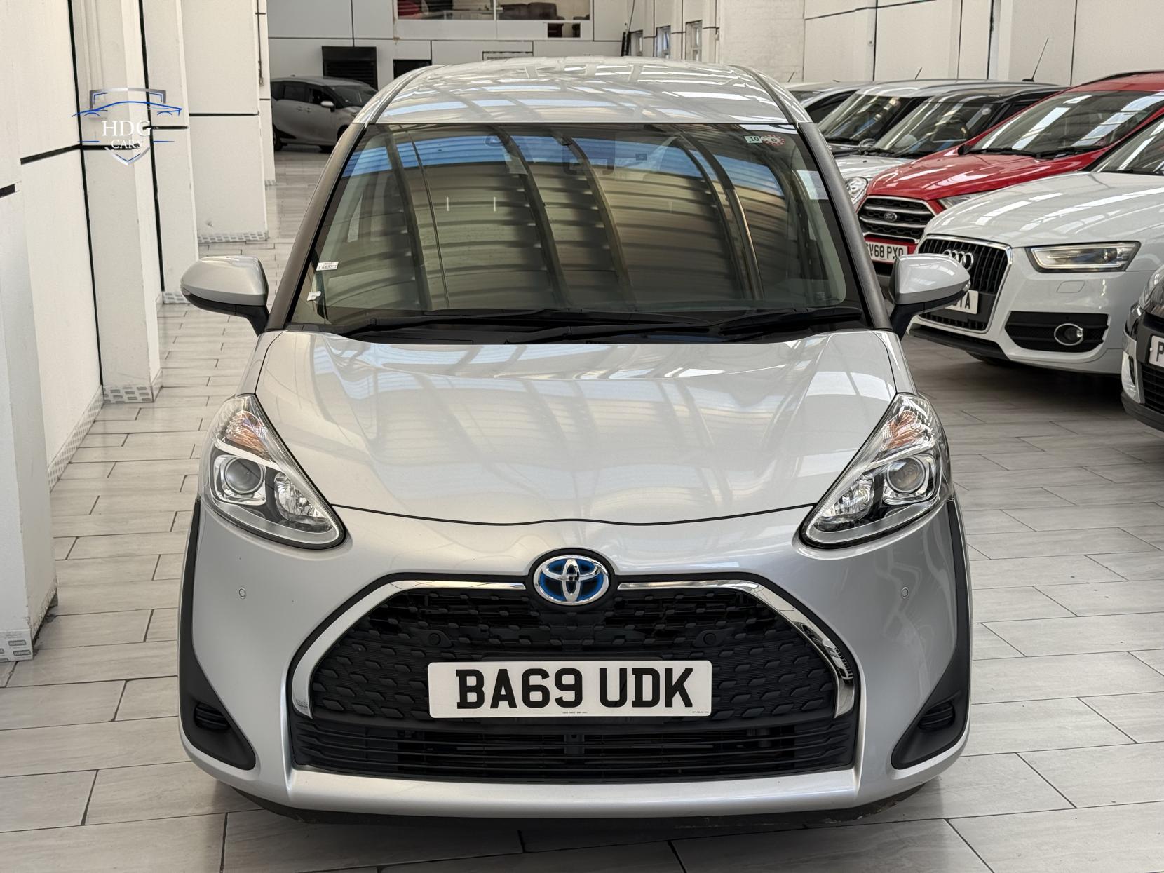 Toyota Sienta 1.5 HYBRID X 2019 IMPORT