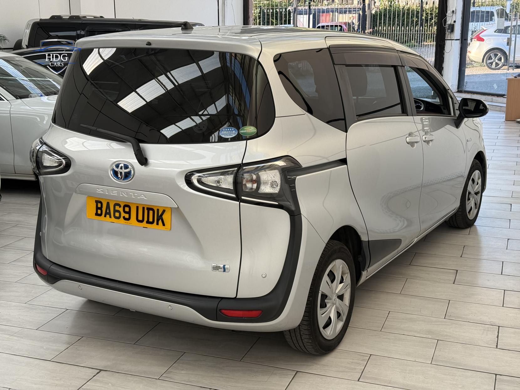 Toyota Sienta 1.5 HYBRID X 2019 IMPORT