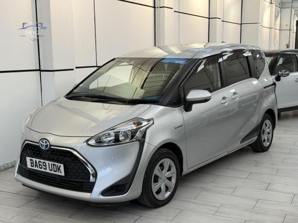 Toyota Sienta 1.5 HYBRID X 2019 IMPORT