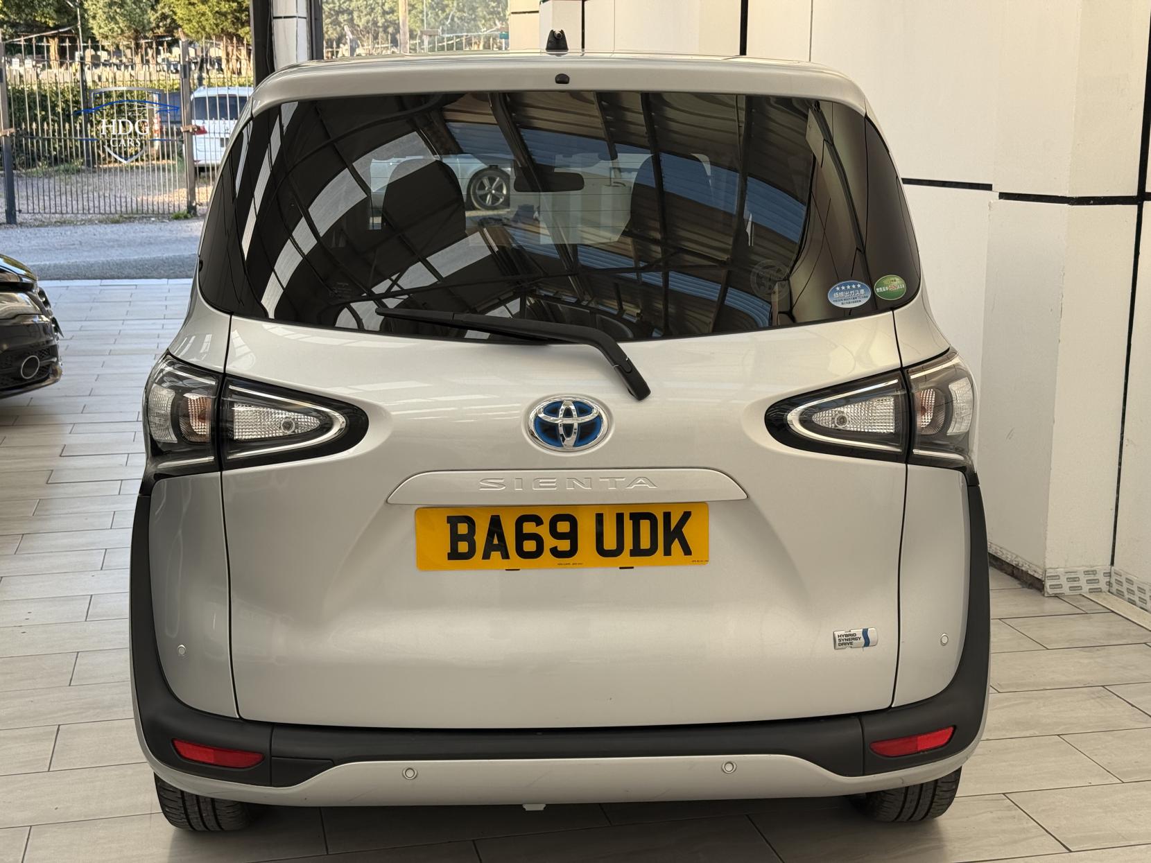Toyota Sienta 1.5 HYBRID X 2019 IMPORT