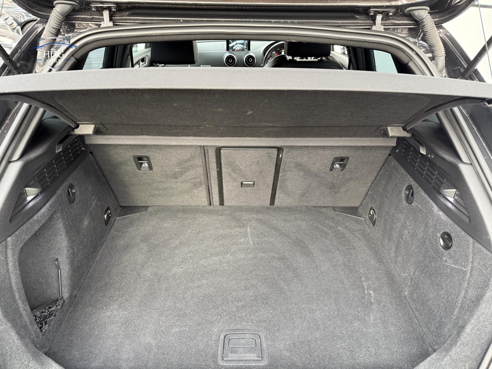 Audi S3 2.0 TFSI Sportback 5dr Petrol S Tronic quattro Euro 6 (s/s) (Nav) (300 ps)