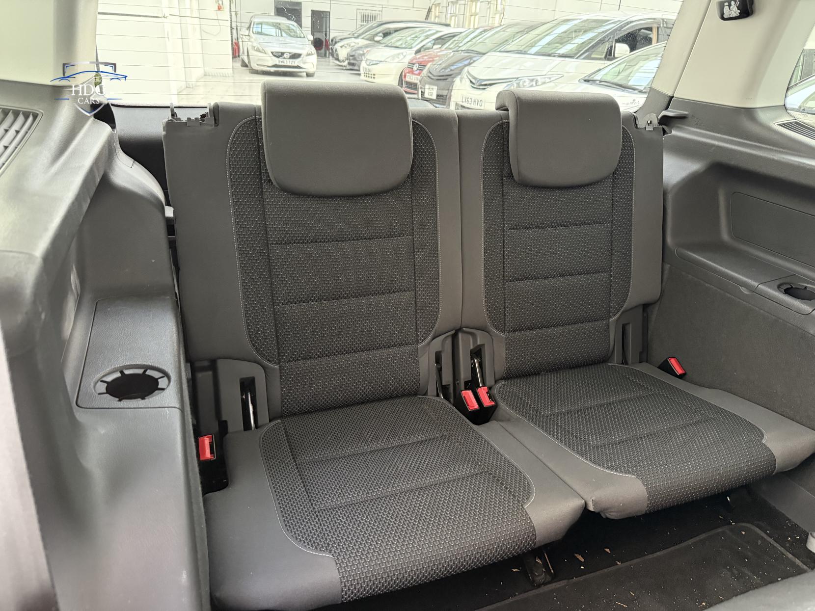 Volkswagen Touran 1.4 TSI SE MPV 5dr Petrol DSG Euro 5 (140 ps)