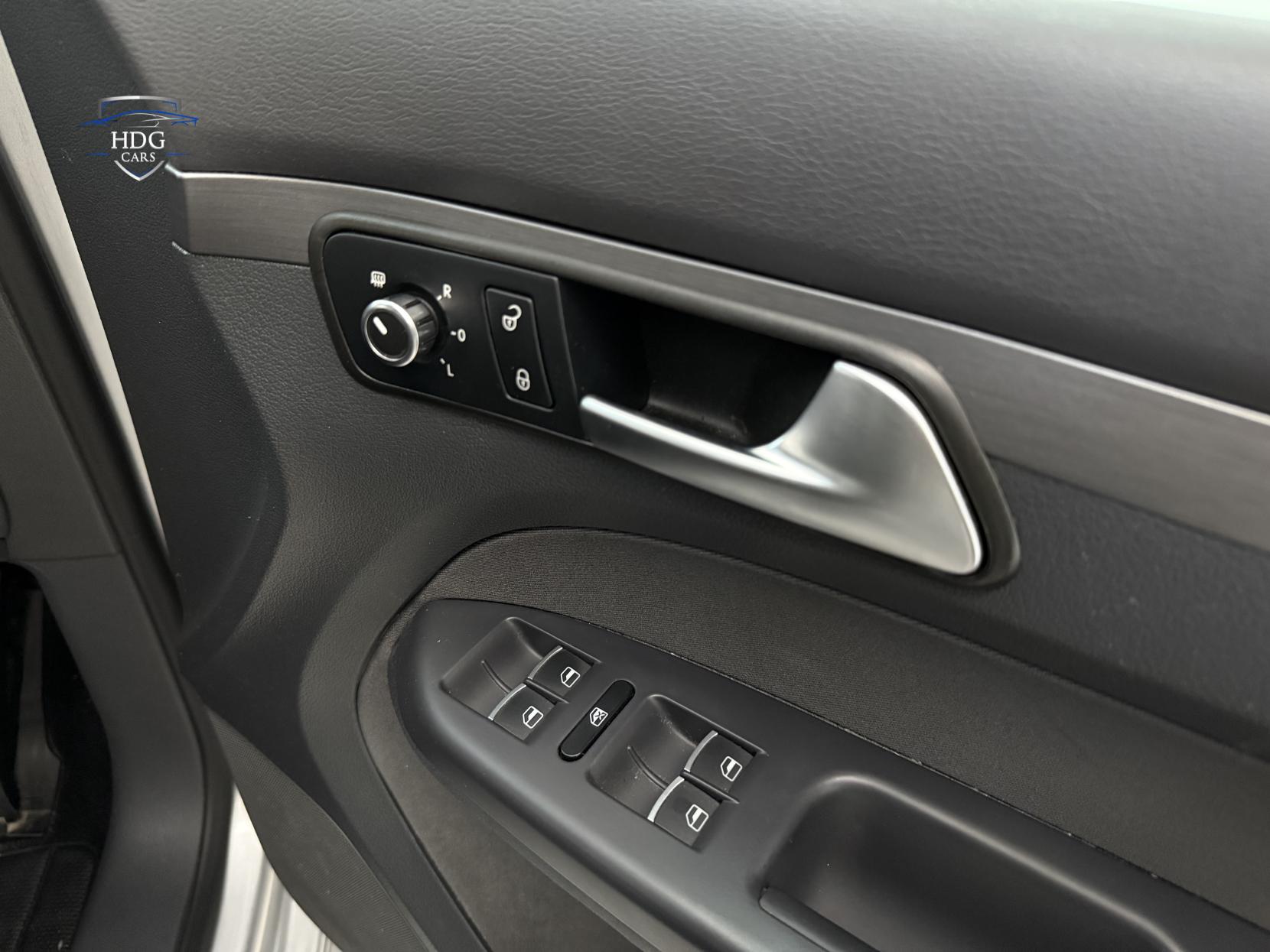 Volkswagen Touran 1.4 TSI SE MPV 5dr Petrol DSG Euro 5 (140 ps)