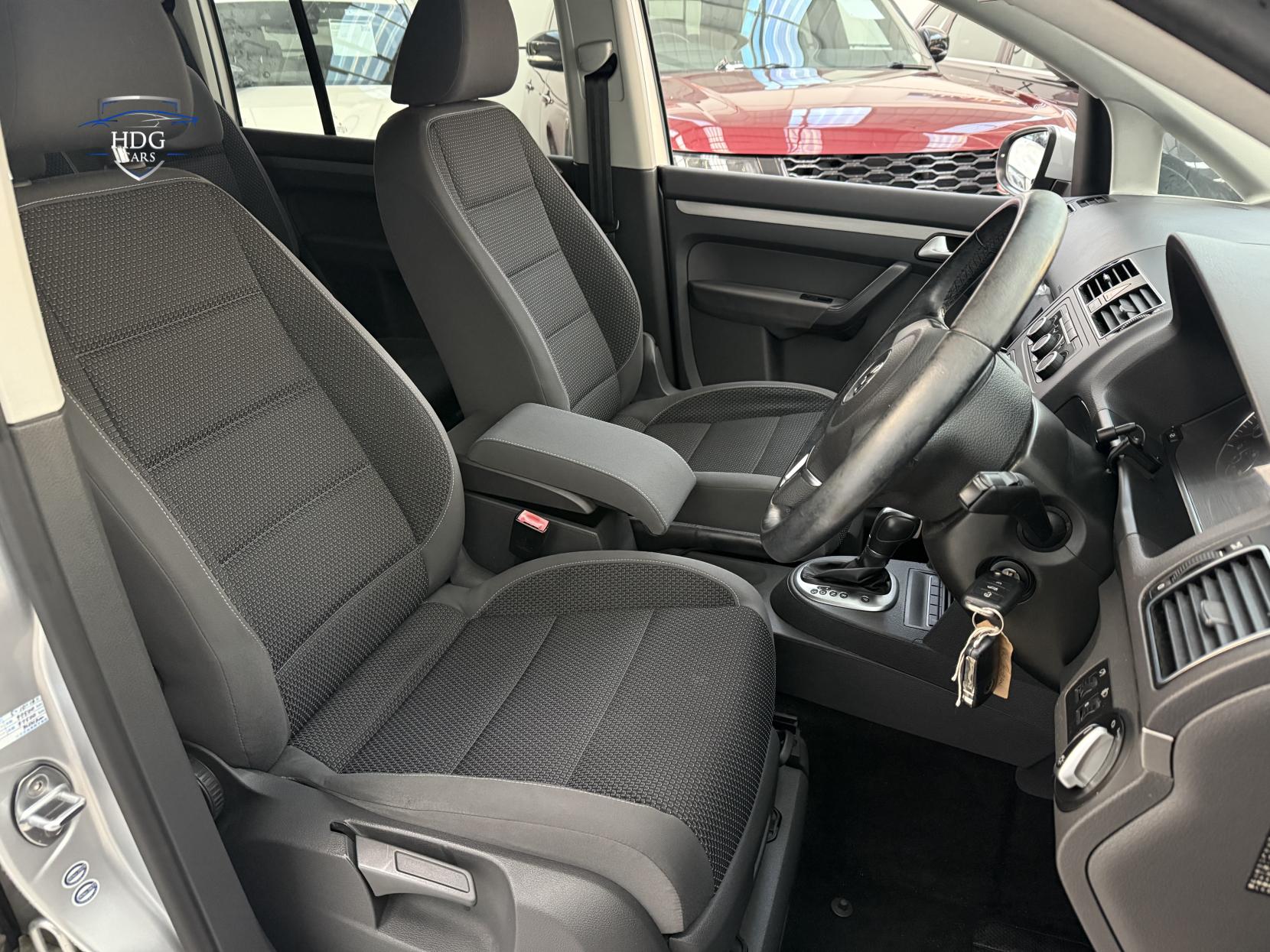 Volkswagen Touran 1.4 TSI SE MPV 5dr Petrol DSG Euro 5 (140 ps)