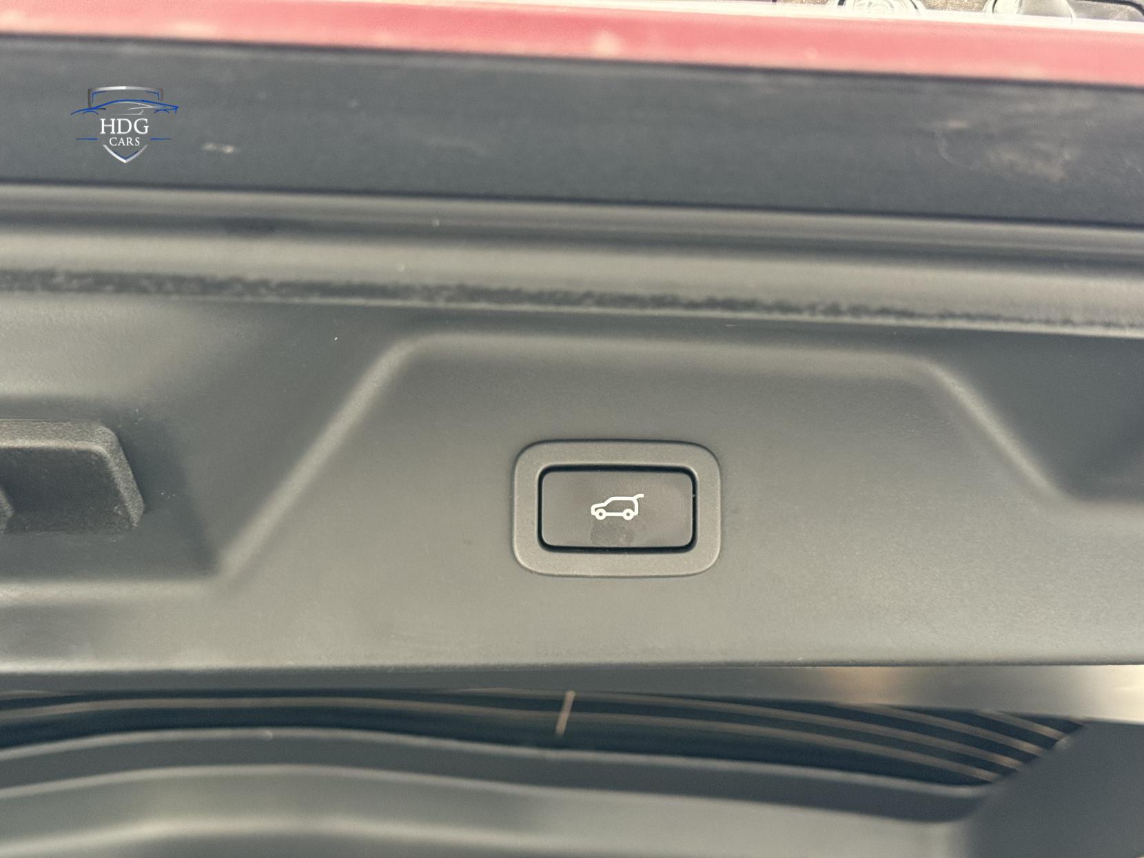 Land Rover Range Rover 3.0 TD V6 Vogue SE SUV 5dr Diesel Auto 4WD Euro 6 (s/s) (258 ps)