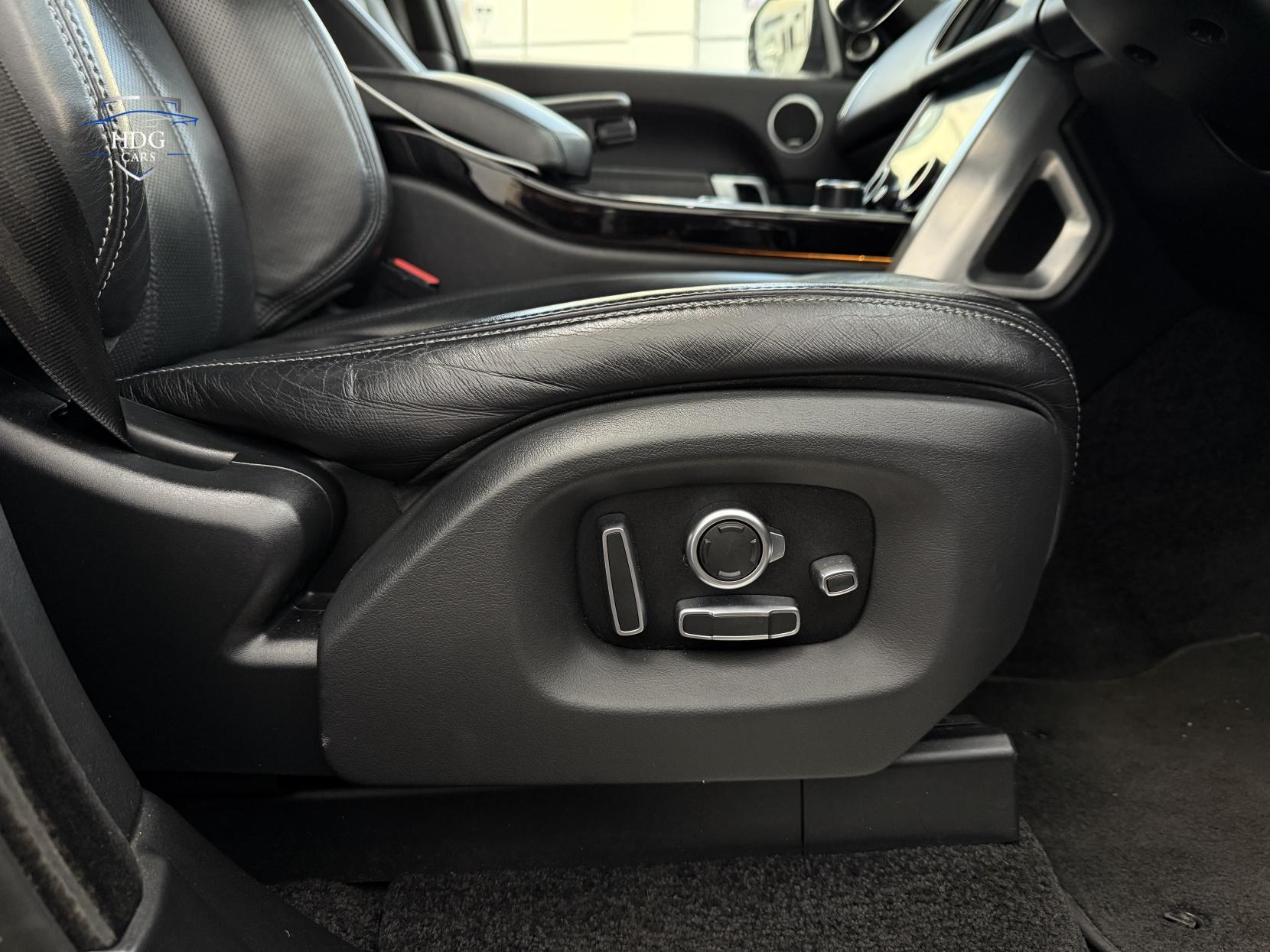 Land Rover Range Rover 3.0 TD V6 Vogue SE SUV 5dr Diesel Auto 4WD Euro 6 (s/s) (258 ps)