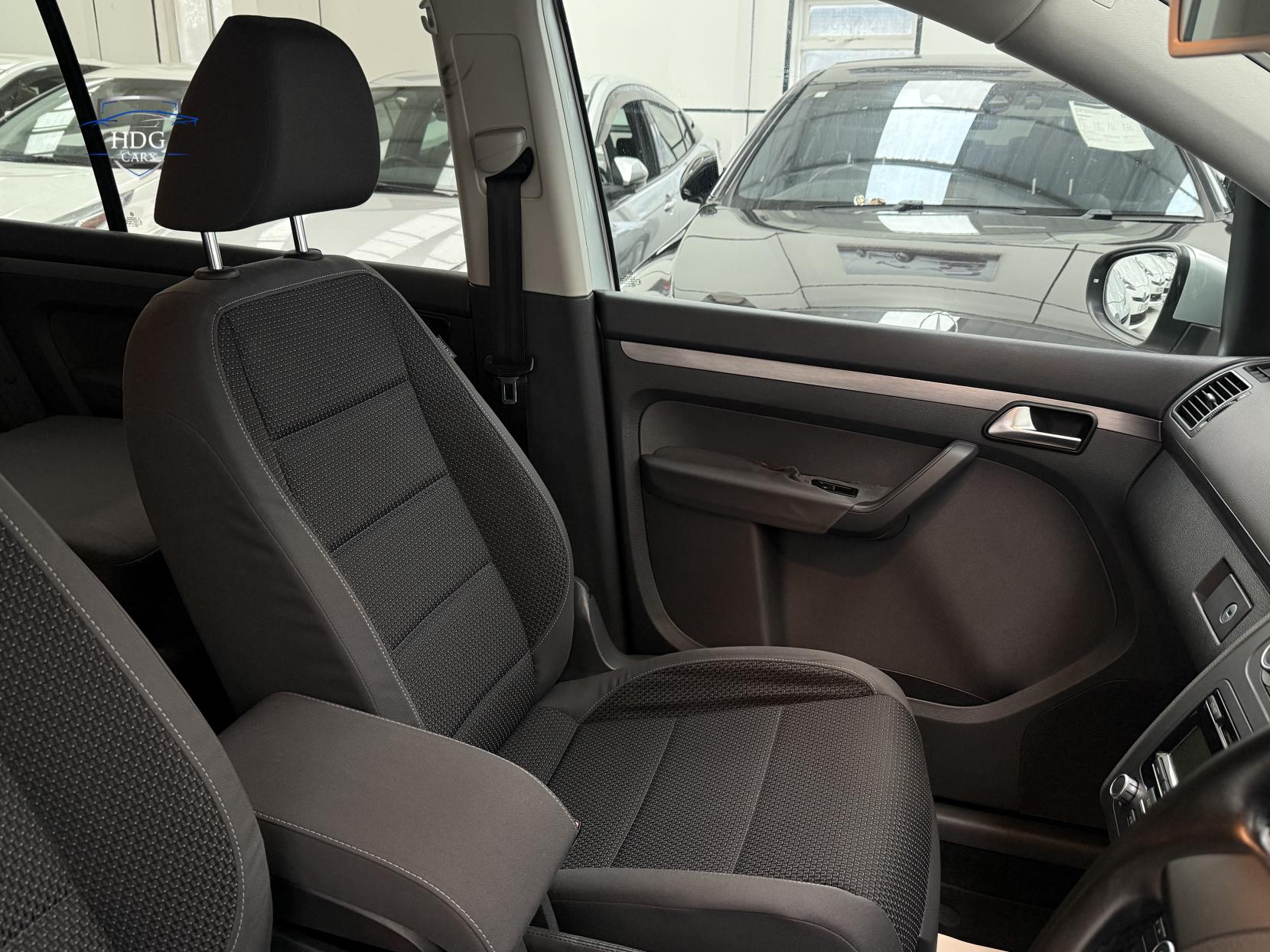 Volkswagen Touran 1.4 TSI SE MPV 5dr Petrol DSG Euro 5 (140 ps)