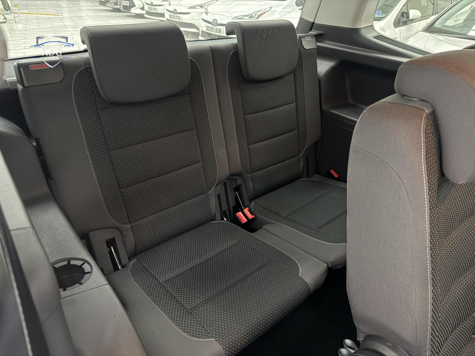 Volkswagen Touran 1.4 TSI SE MPV 5dr Petrol DSG Euro 5 (140 ps)