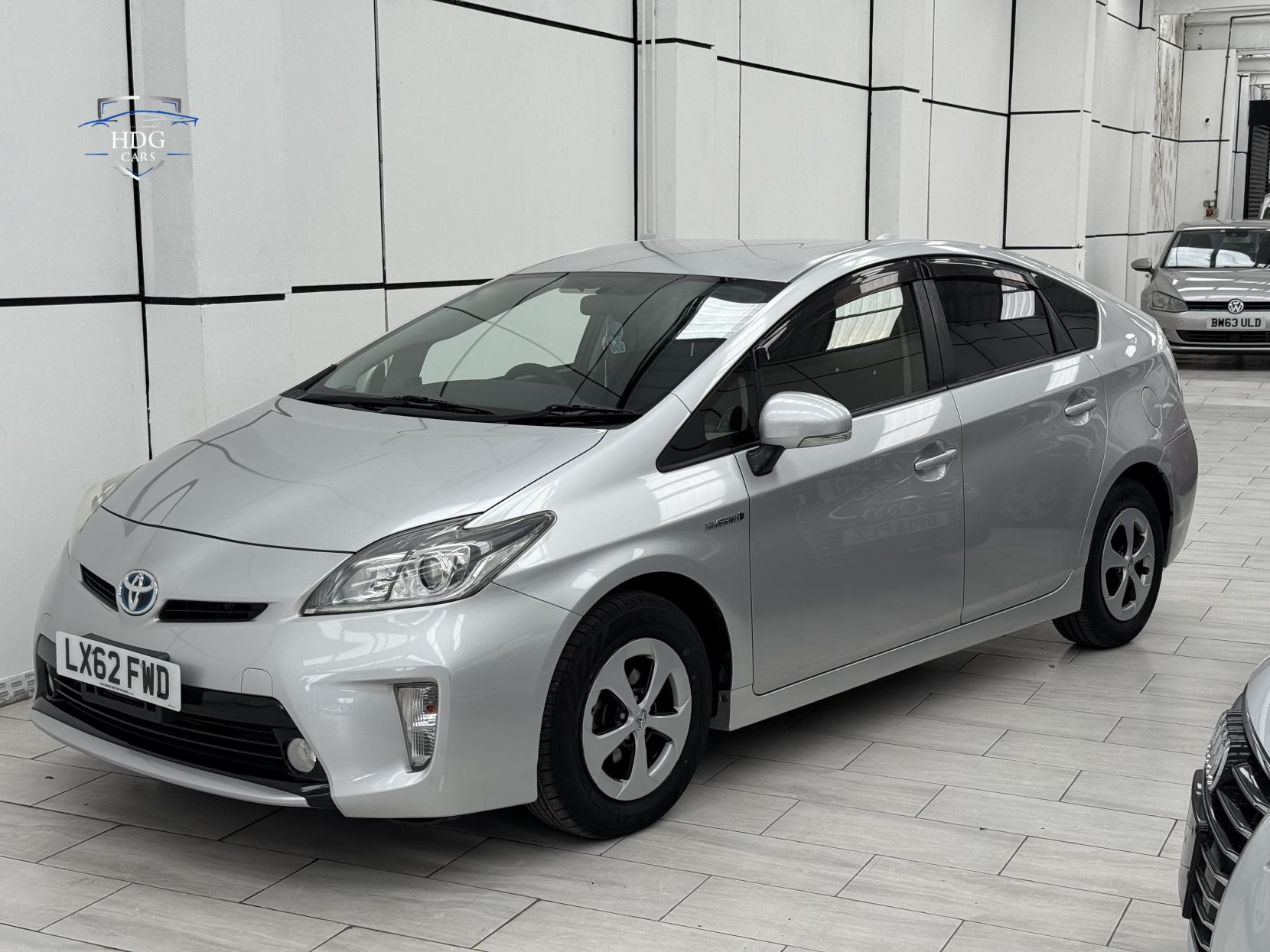 Toyota Prius 1.8 VVT-h T4 Hatchback 5dr Petrol Hybrid CVT Euro 5 (s/s) (136 ps)