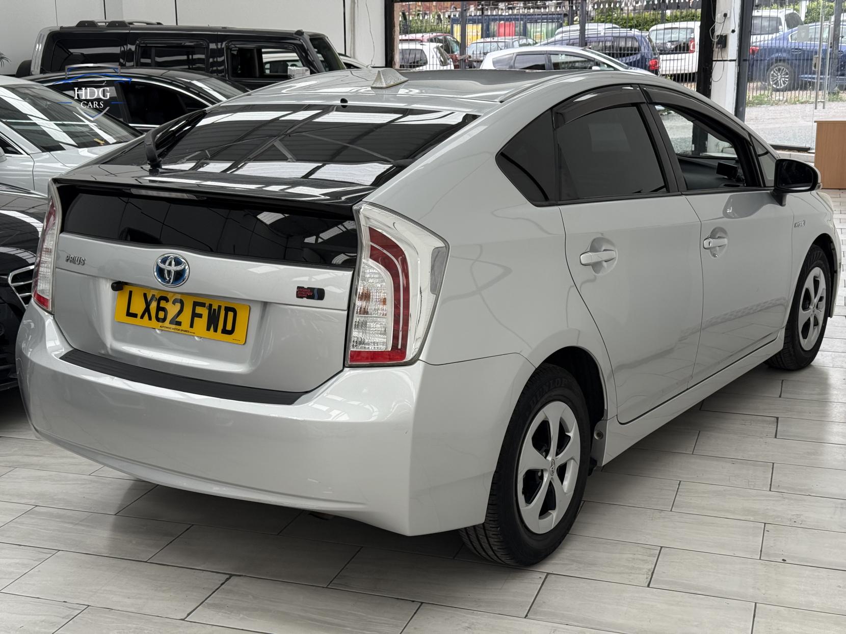 Toyota Prius 1.8 VVT-h T4 Hatchback 5dr Petrol Hybrid CVT Euro 5 (s/s) (136 ps)