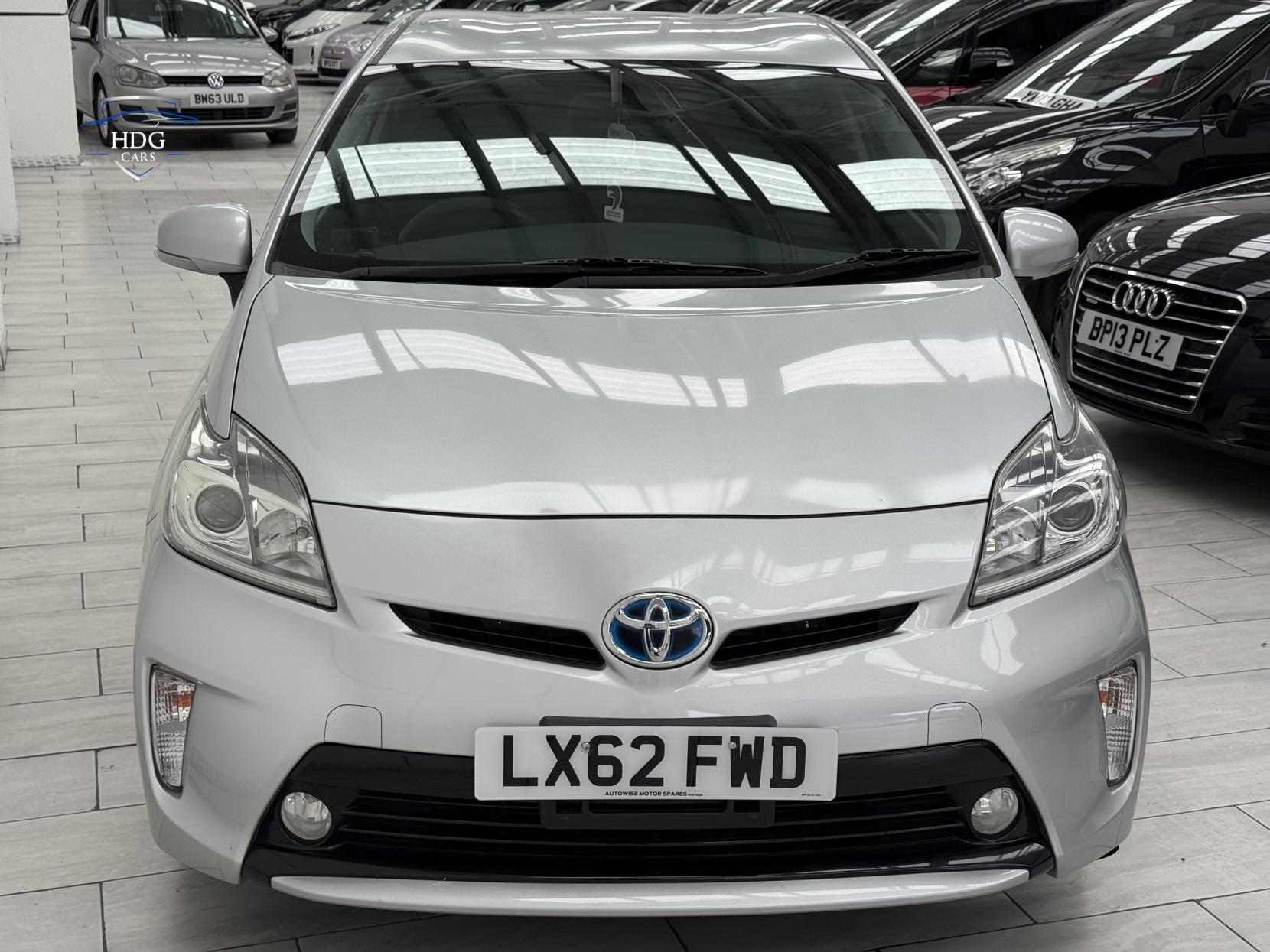 Toyota Prius 1.8 VVT-h T4 Hatchback 5dr Petrol Hybrid CVT Euro 5 (s/s) (136 ps)