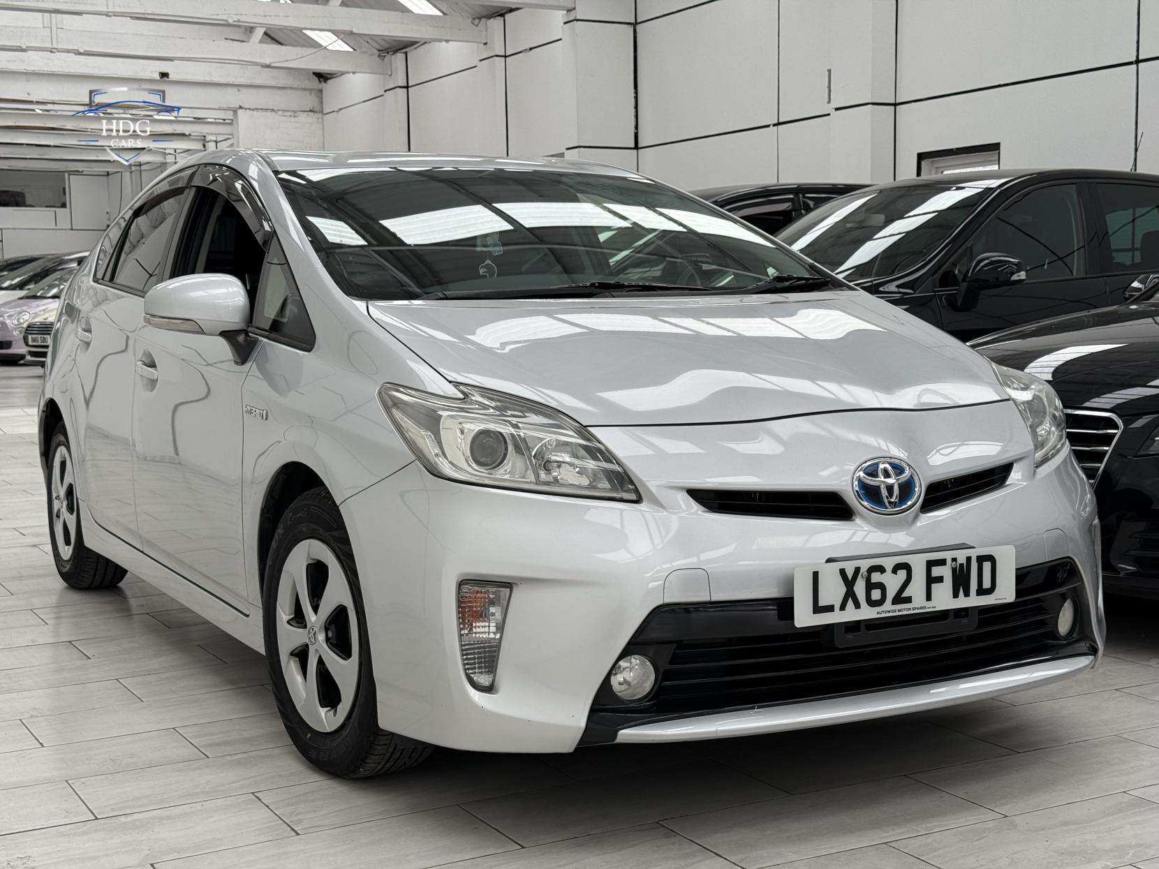 Toyota Prius 1.8 VVT-h T4 Hatchback 5dr Petrol Hybrid CVT Euro 5 (s/s) (136 ps)