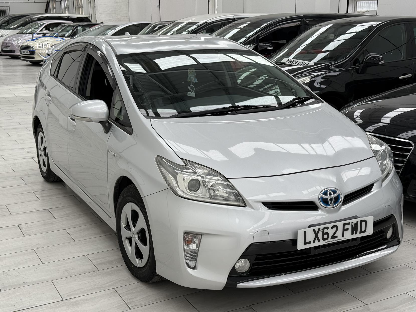 Toyota Prius 1.8 VVT-h T4 Hatchback 5dr Petrol Hybrid CVT Euro 5 (s/s) (136 ps)