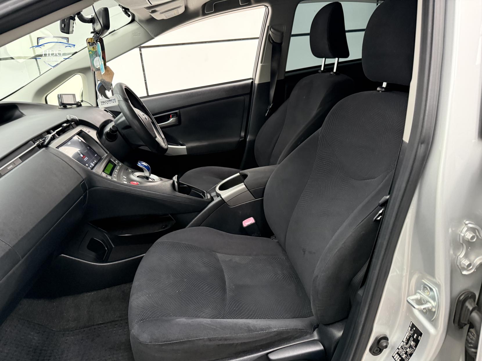 Toyota Prius 1.8 VVT-h T4 Hatchback 5dr Petrol Hybrid CVT Euro 5 (s/s) (136 ps)