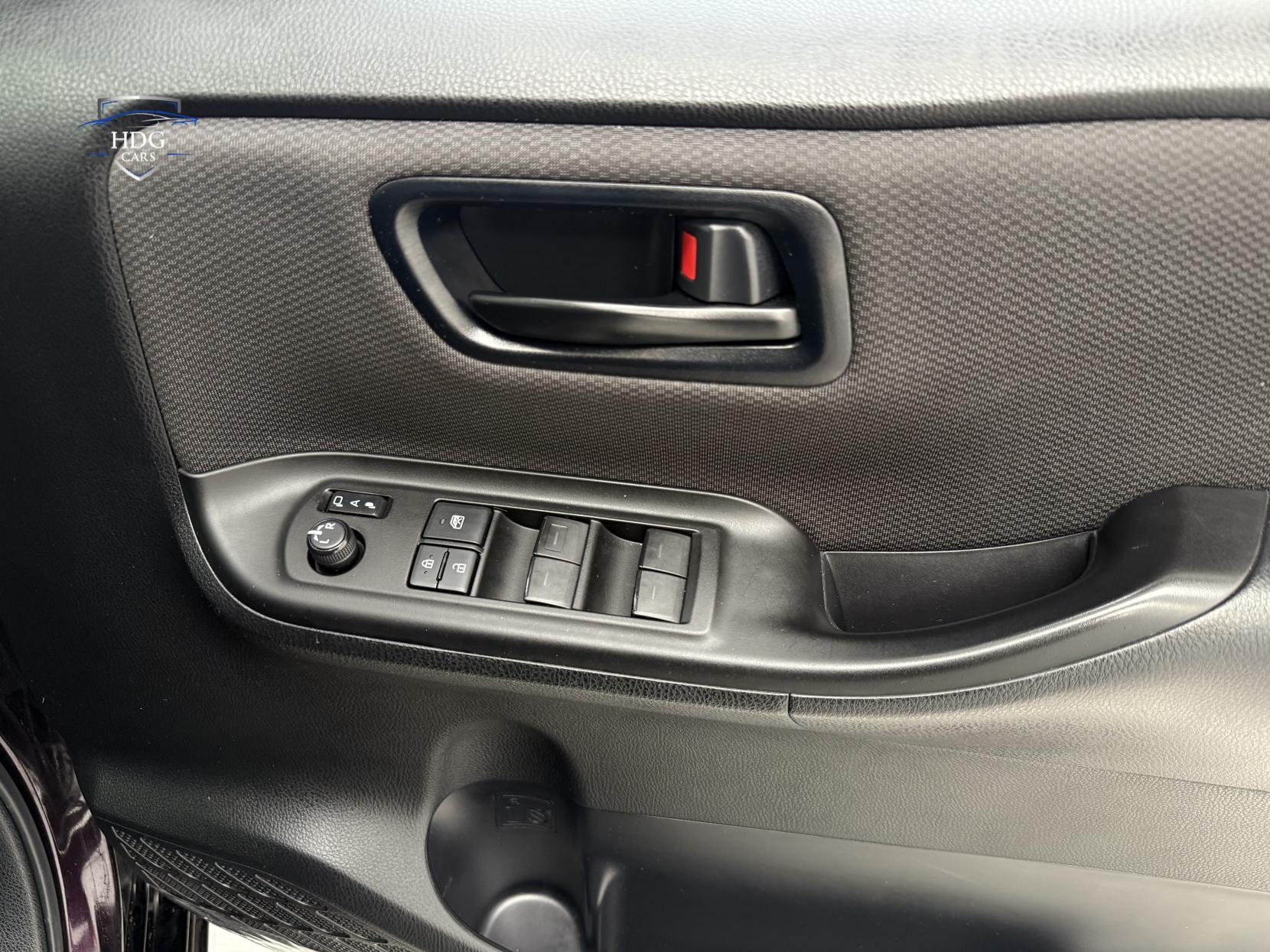 Toyota Voxy NOAH X 8 SEATER 2.0 PETROL AUTOMATIC