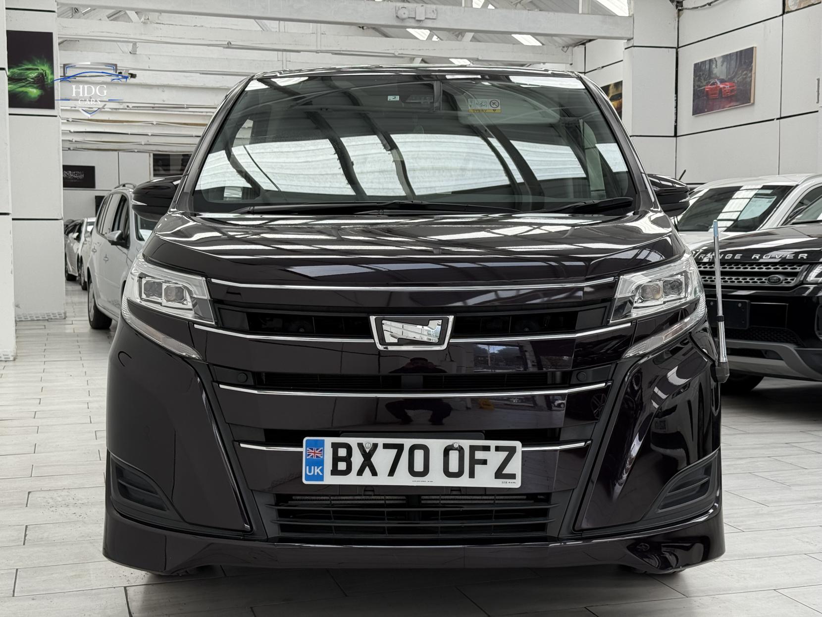 Toyota Voxy NOAH X 8 SEATER 2.0 PETROL AUTOMATIC