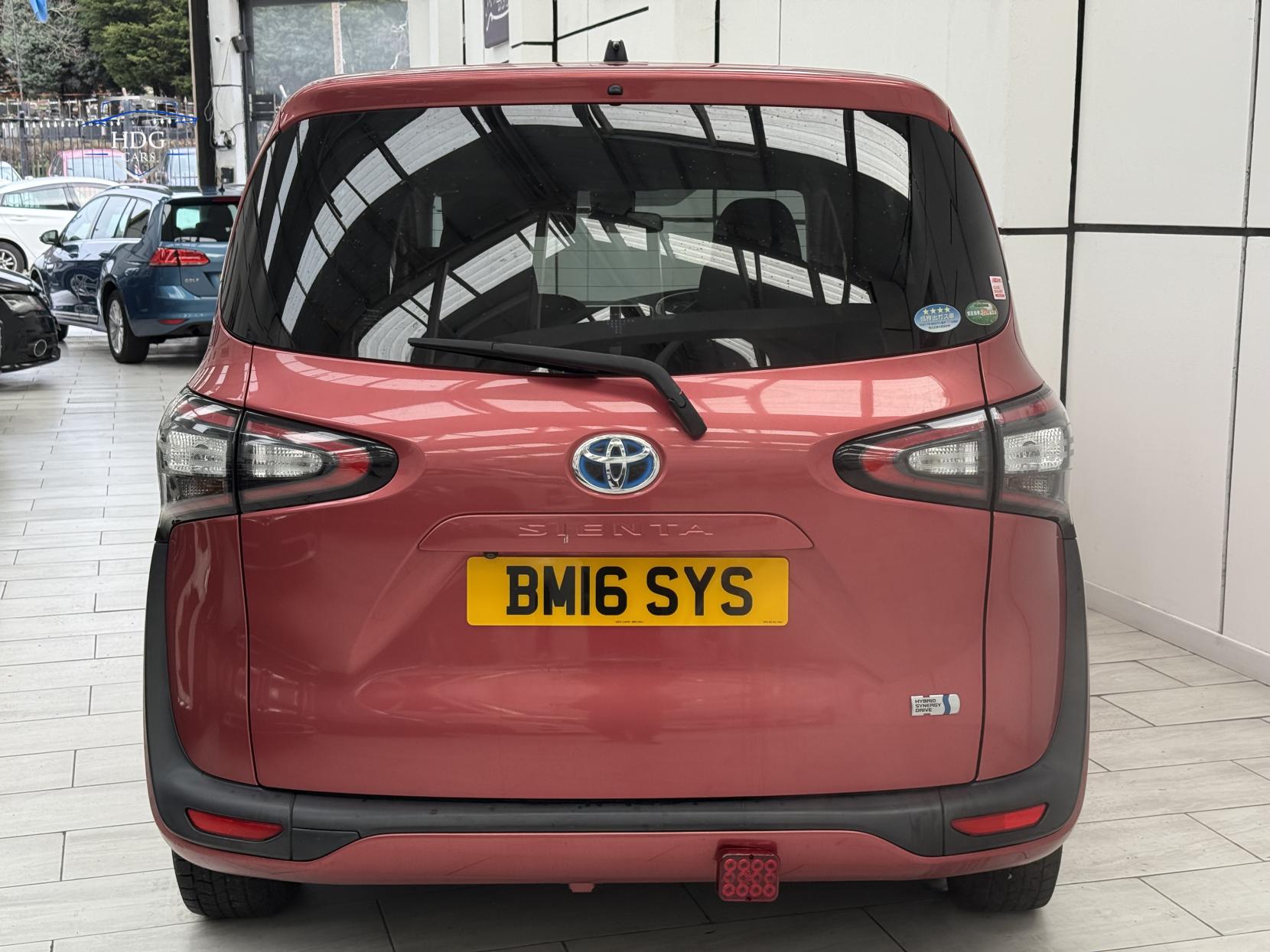Toyota Sienta 1.5