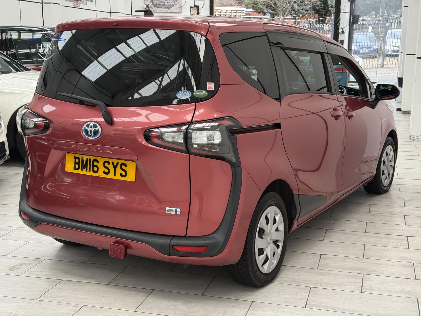 Toyota Sienta 1.5