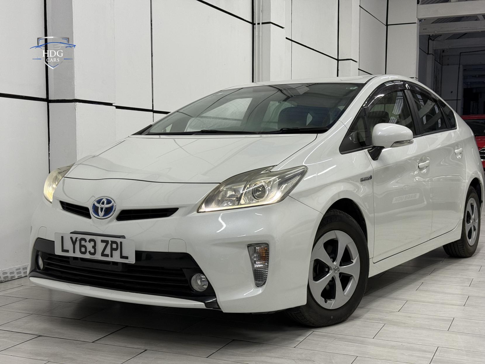 Toyota Prius 1.8 VVT-h T4 Hatchback 5dr Petrol Hybrid CVT Euro 5 (s/s) (136 ps)