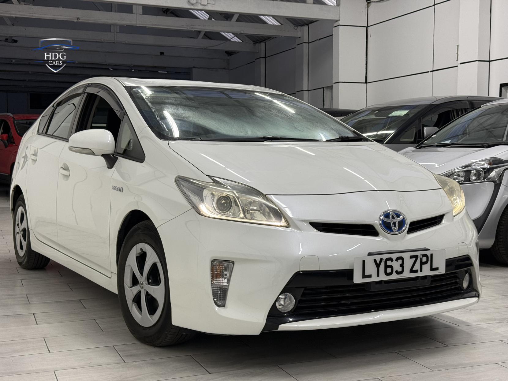 Toyota Prius 1.8 VVT-h T4 Hatchback 5dr Petrol Hybrid CVT Euro 5 (s/s) (136 ps)