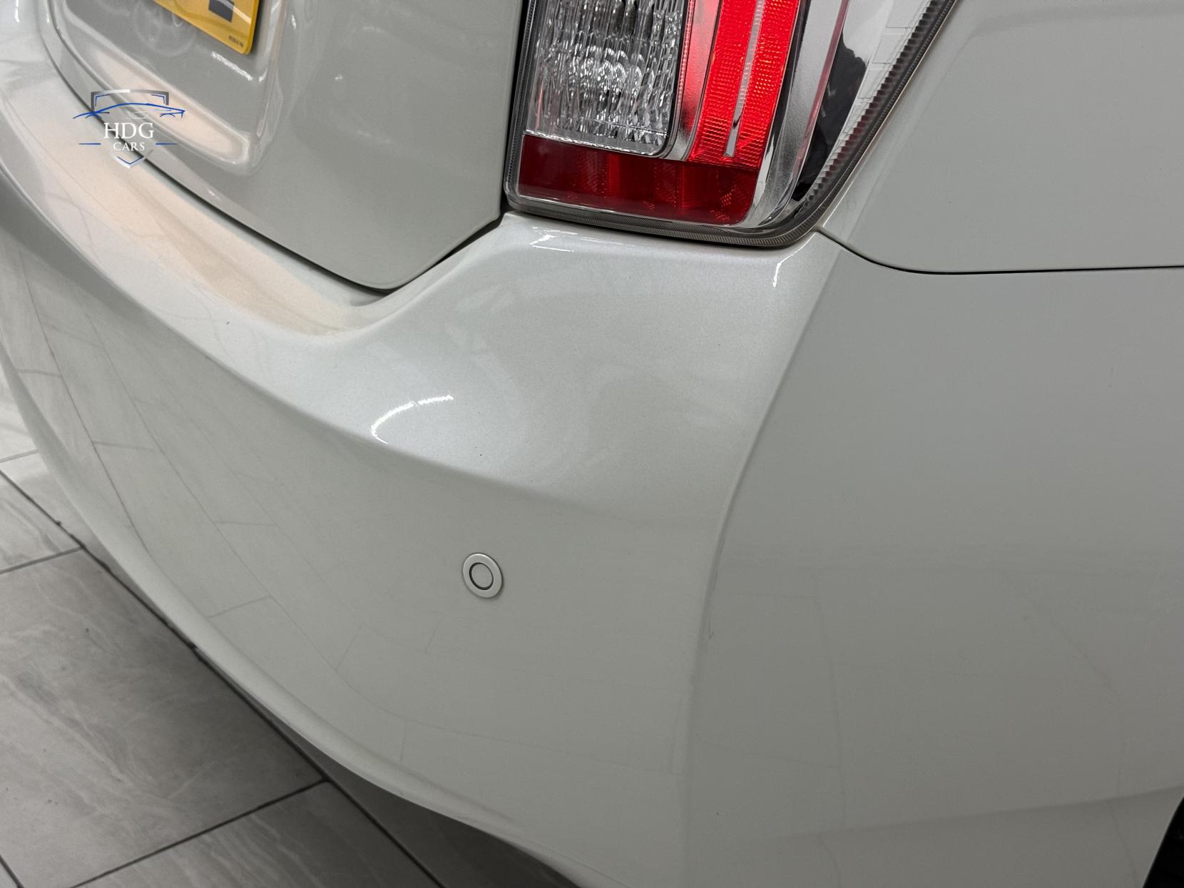 Toyota Prius 1.8 VVT-h T4 Hatchback 5dr Petrol Hybrid CVT Euro 5 (s/s) (136 ps)