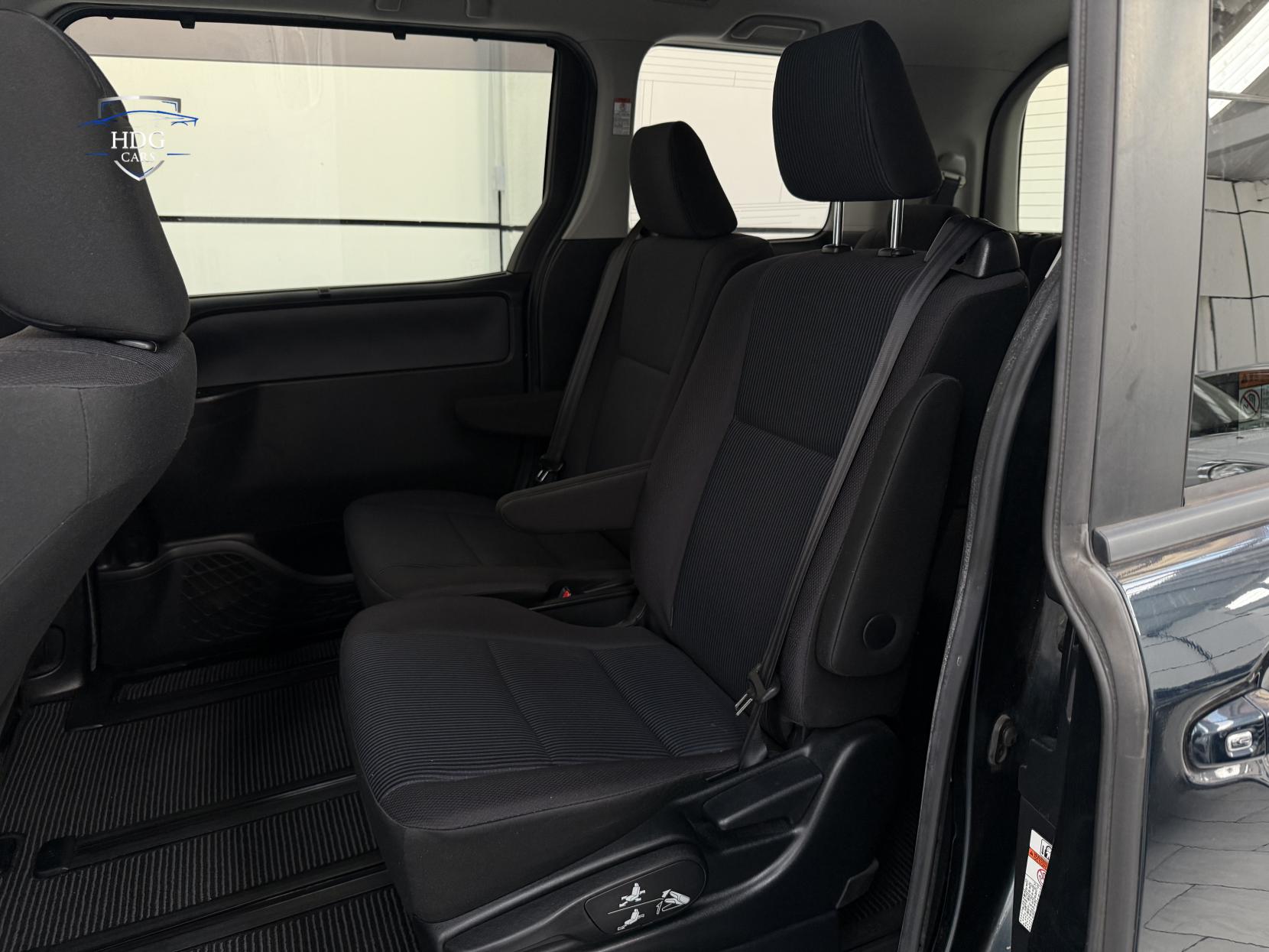 Toyota Voxy 1.8 ZX