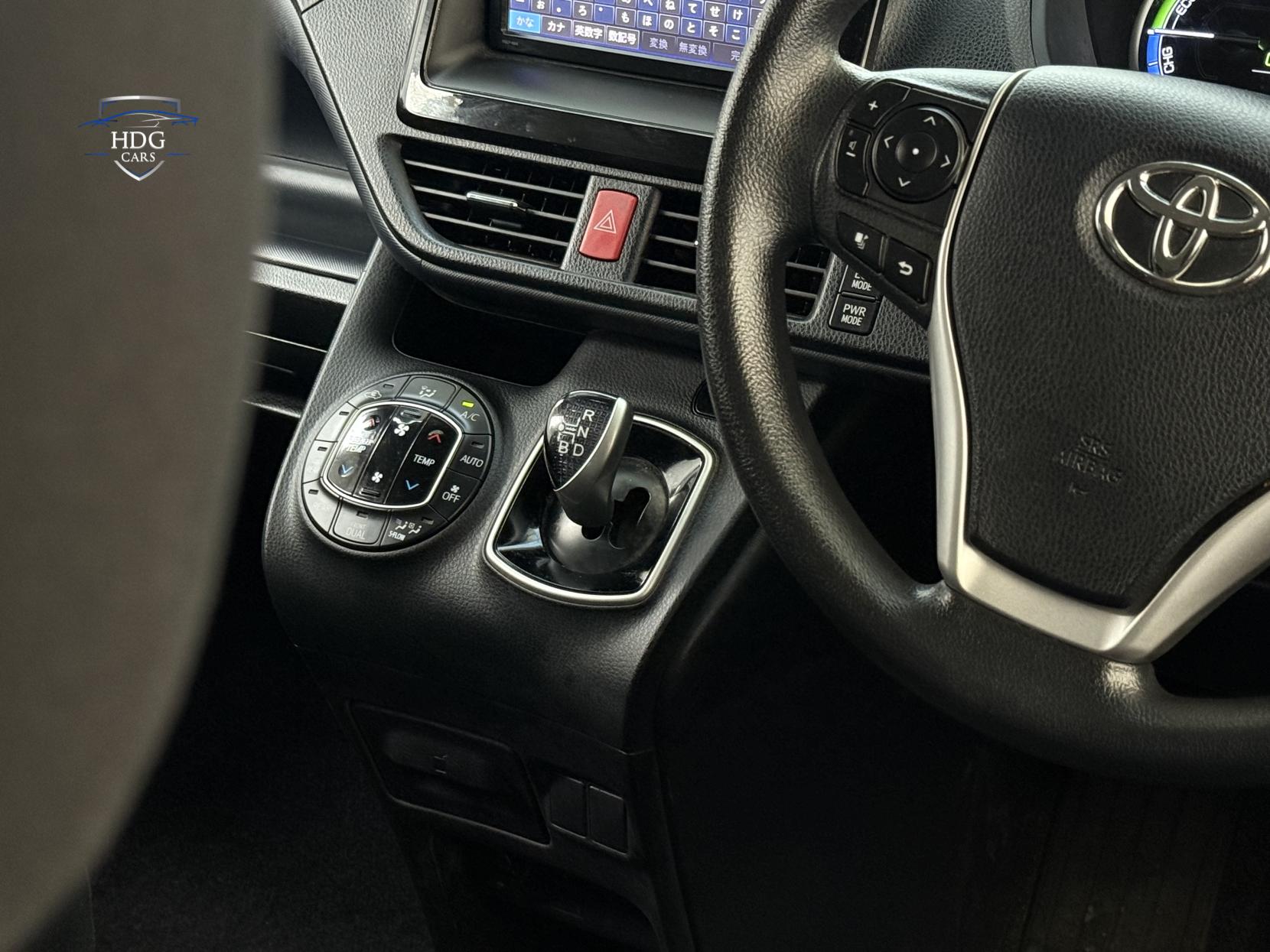 Toyota Voxy 1.8 ZX