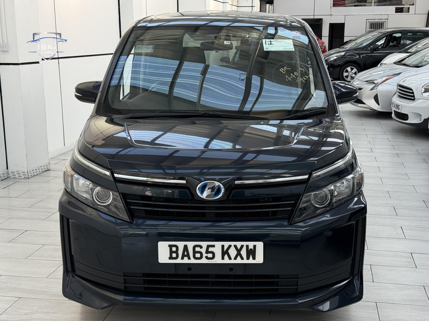 Toyota Voxy 1.8 ZX