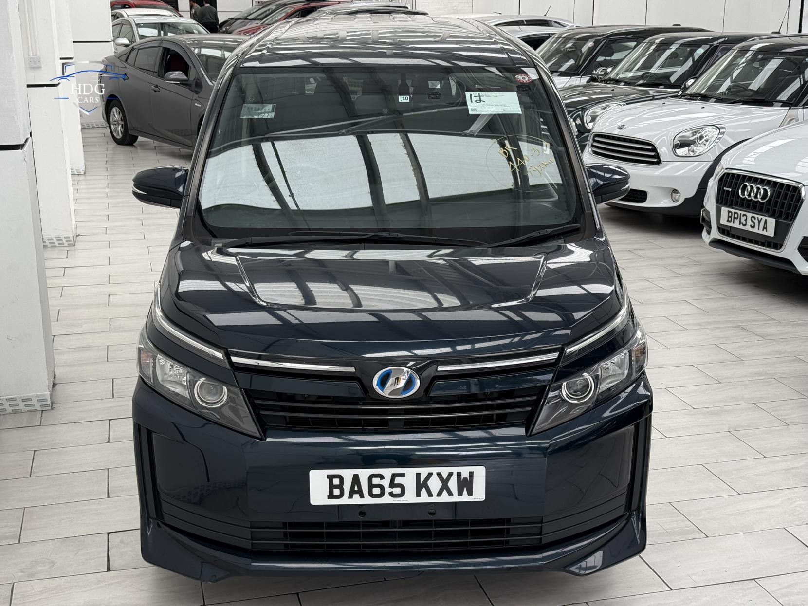 Toyota Voxy 1.8 ZX