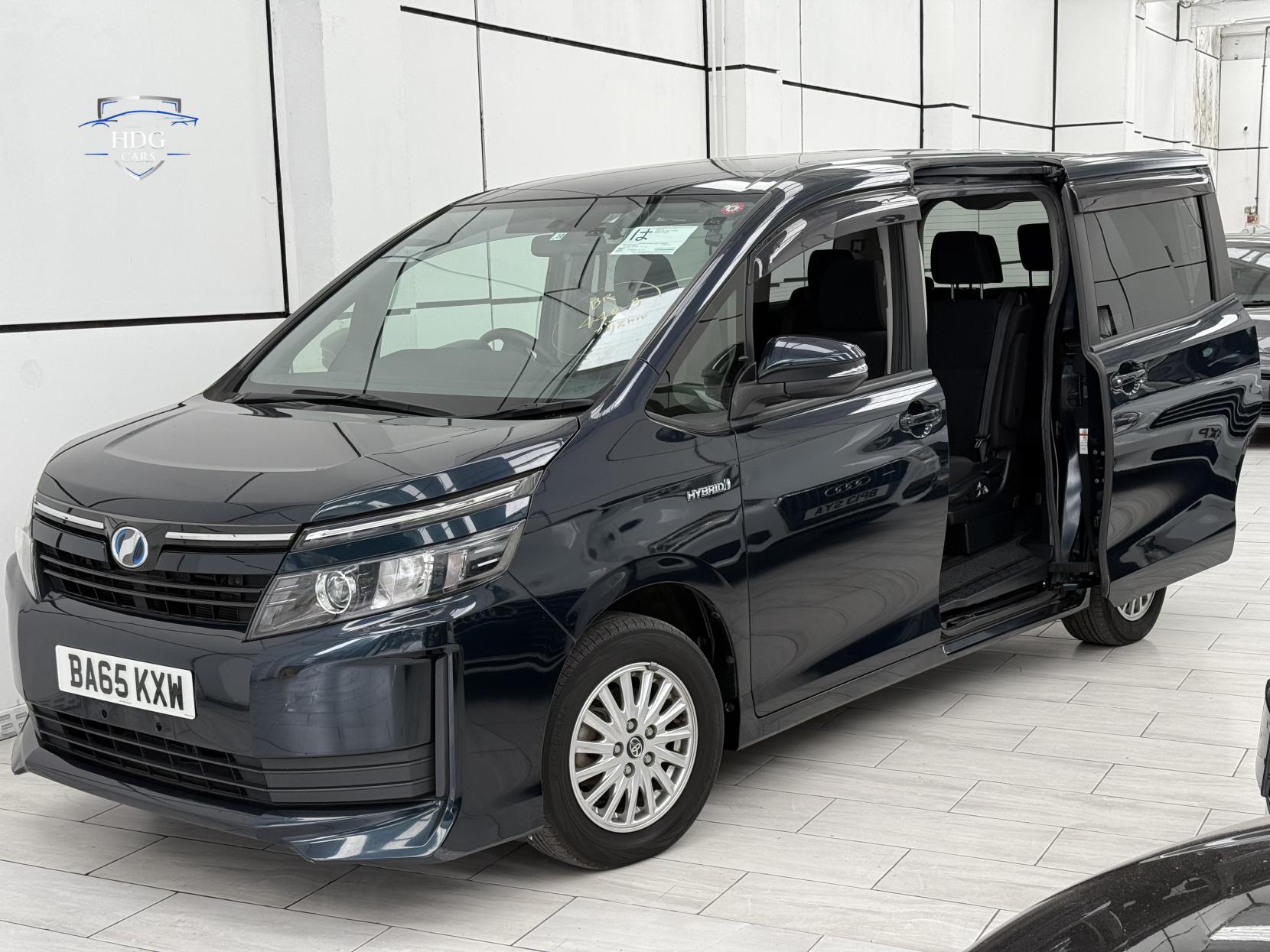 Toyota Voxy 1.8 ZX