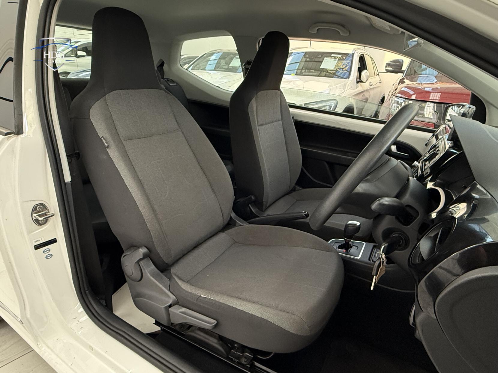 Volkswagen up! 1.0 up! White Hatchback (2011 - 2017)