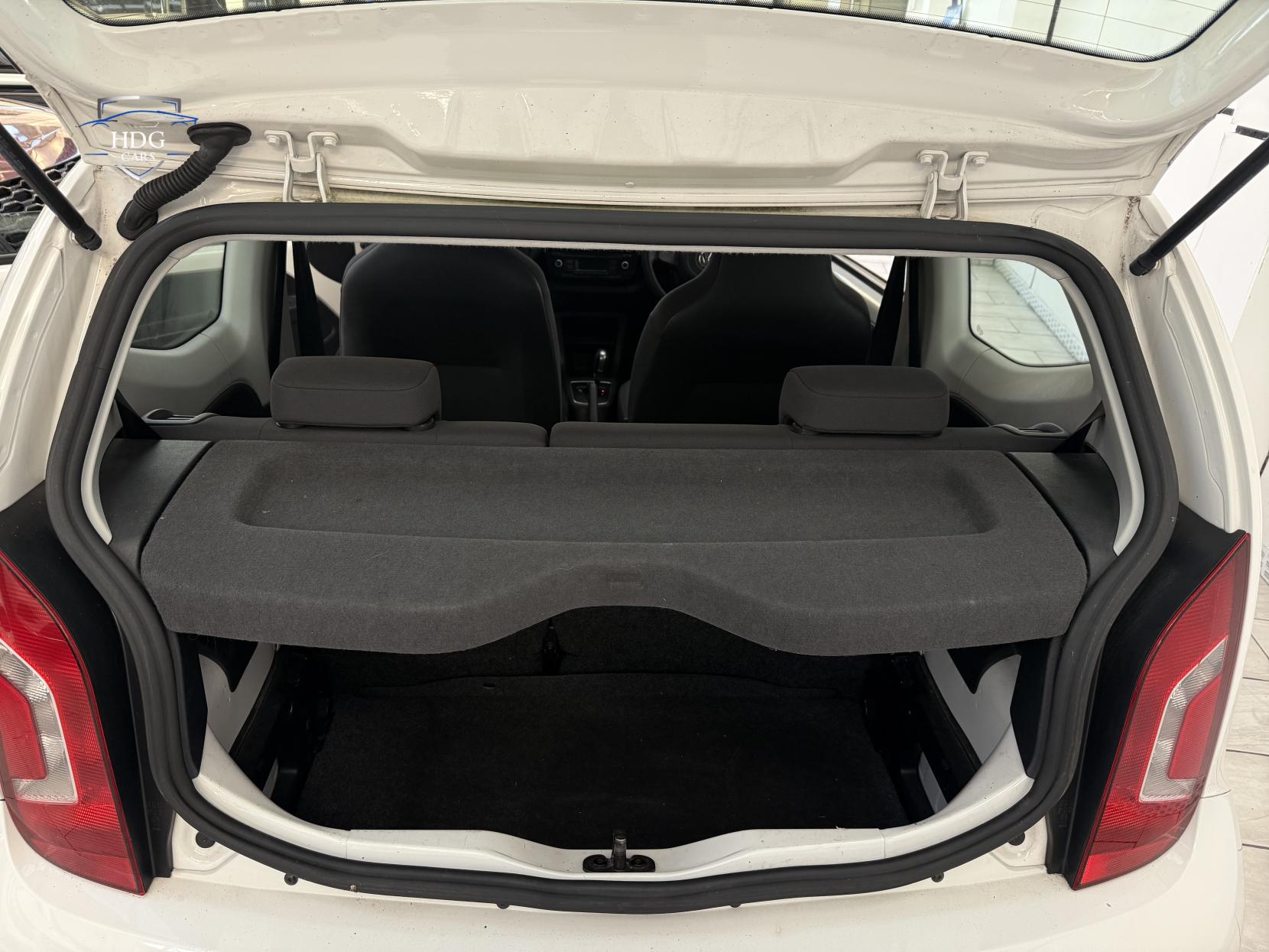 Volkswagen up! 1.0 up! White Hatchback (2011 - 2017)