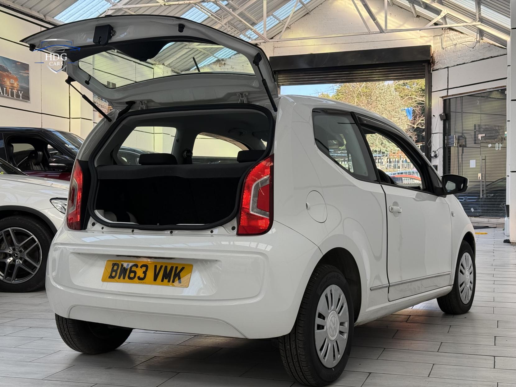 Volkswagen up! 1.0 up! White Hatchback (2011 - 2017)