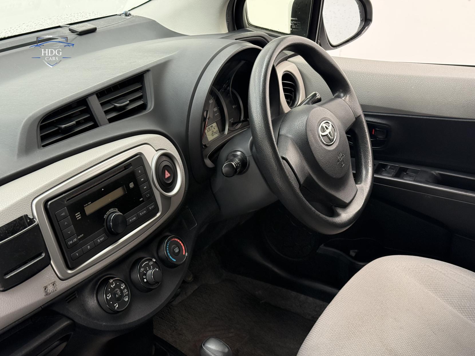 Toyota Yaris 1.0 PETROL AUTOMATIC 5dr Vitz