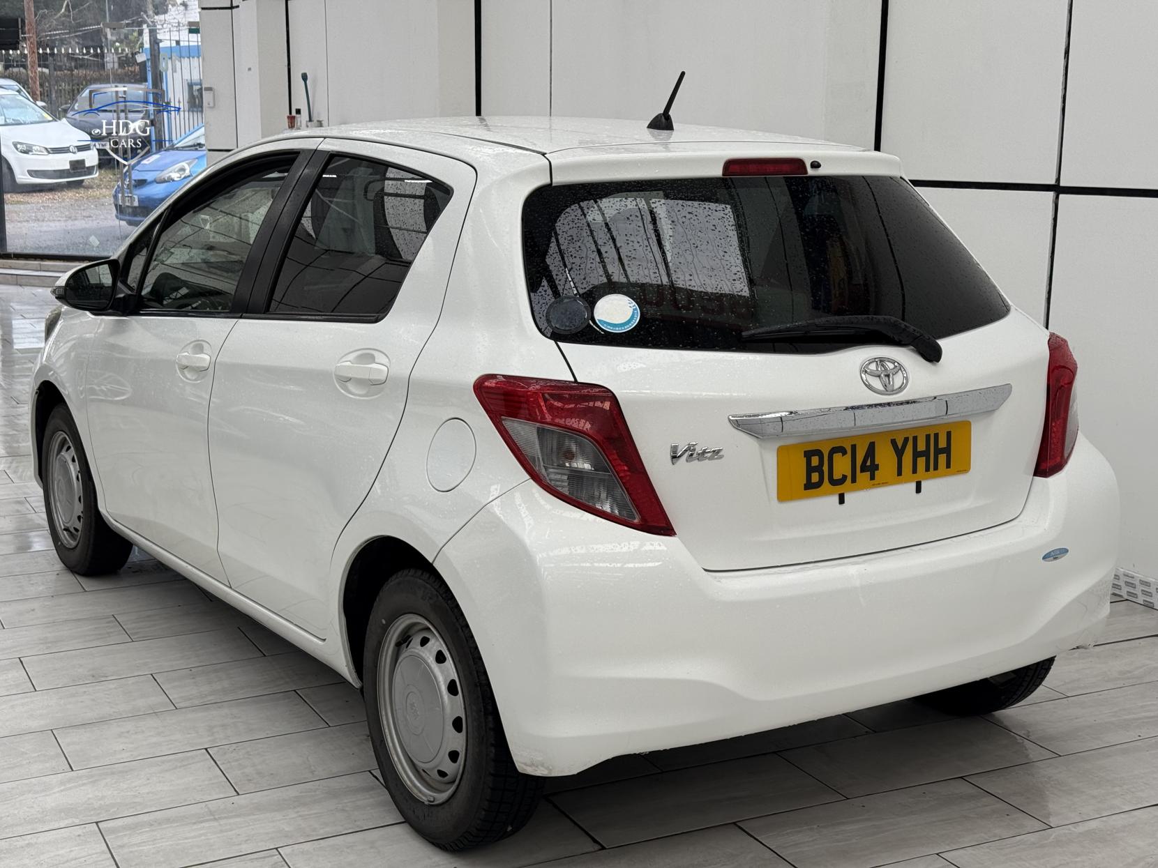 Toyota Yaris 1.0 PETROL AUTOMATIC 5dr Vitz