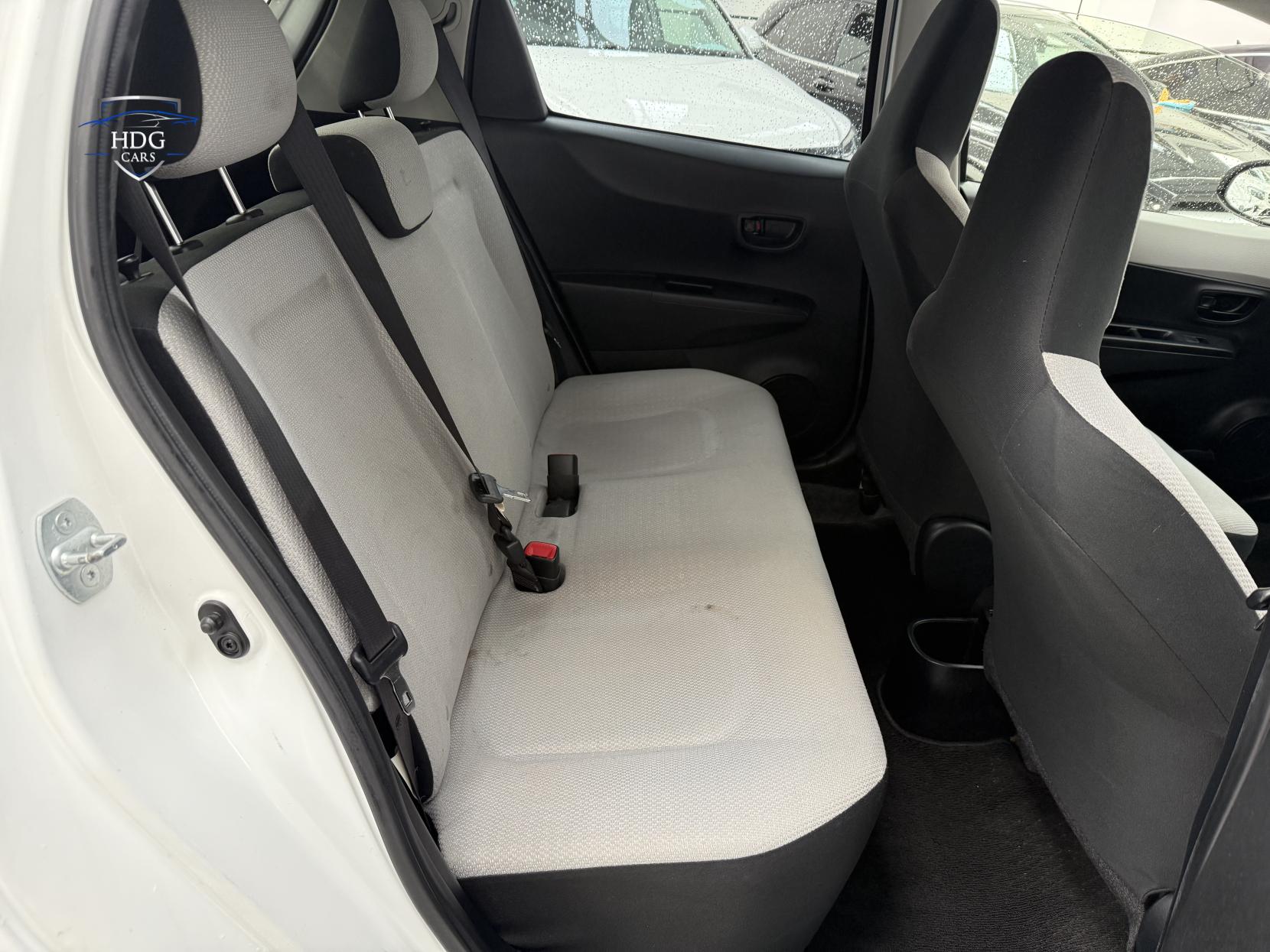 Toyota Yaris 1.0 PETROL AUTOMATIC 5dr Vitz