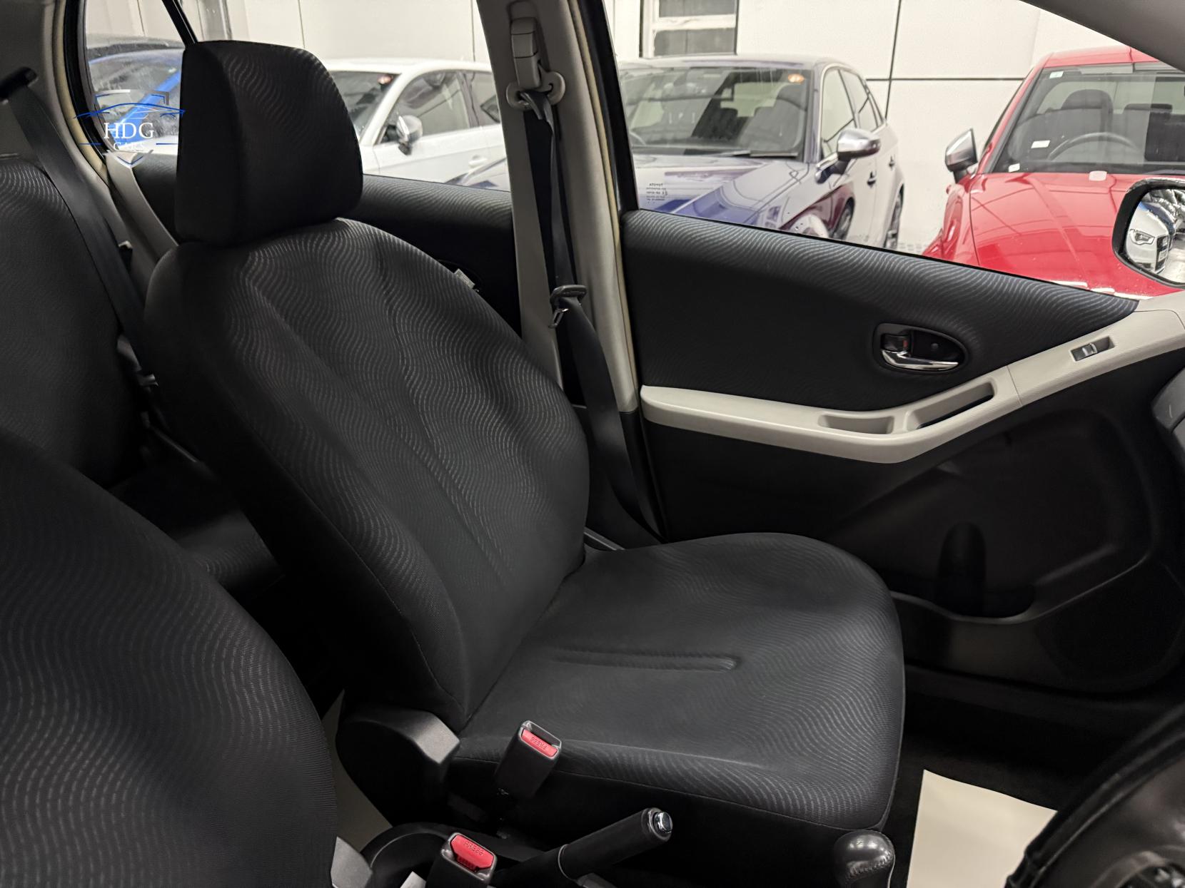 Toyota Yaris 1.33 Dual VVT-i T Spirit Hatchback 5dr Petrol MultiMode Euro 4 (s/s) (101 ps)