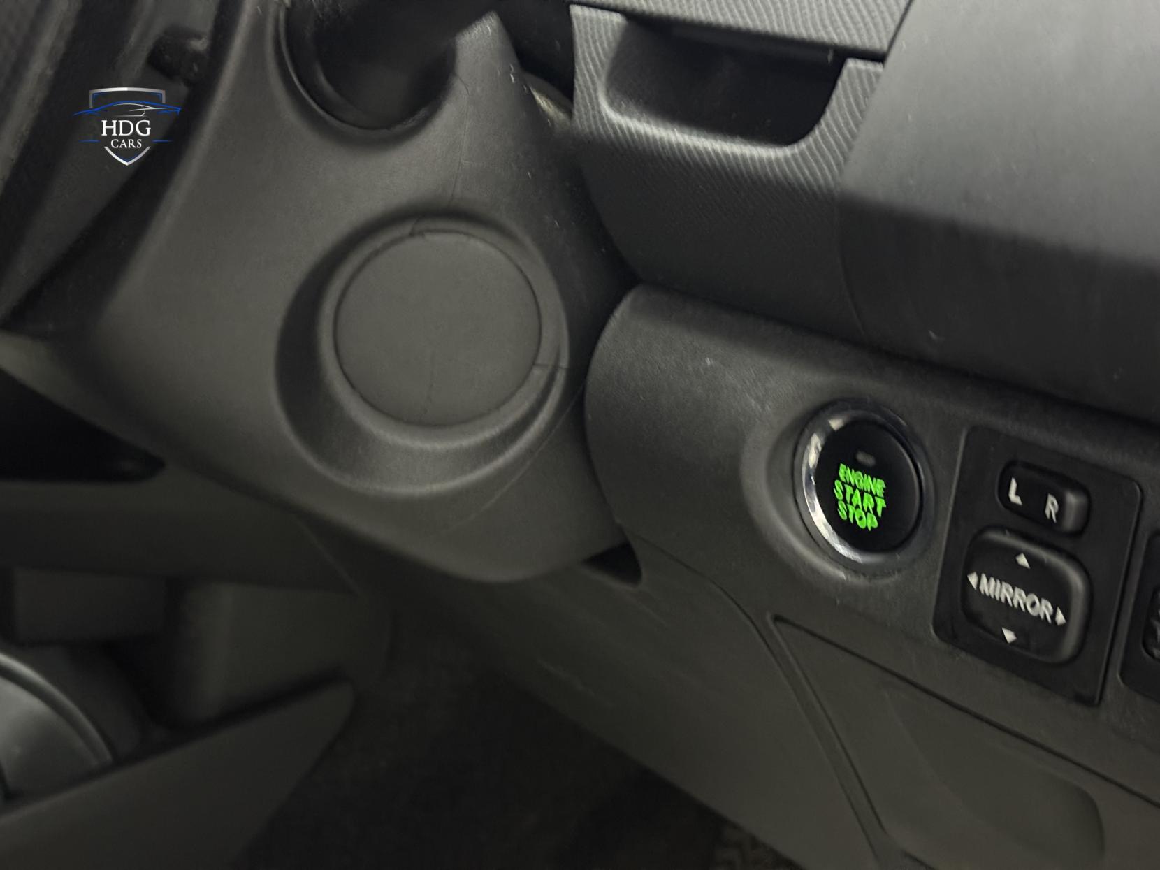 Toyota Yaris 1.33 Dual VVT-i T Spirit Hatchback 5dr Petrol MultiMode Euro 4 (s/s) (101 ps)