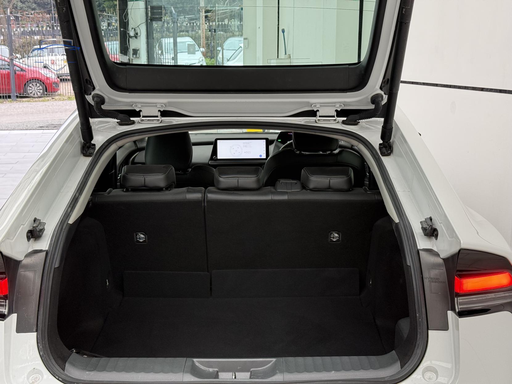 Toyota Prius 2.0 Excel Hatchback 5dr Petrol Hybrid CVT Euro 6 (s/s) (223 ps)