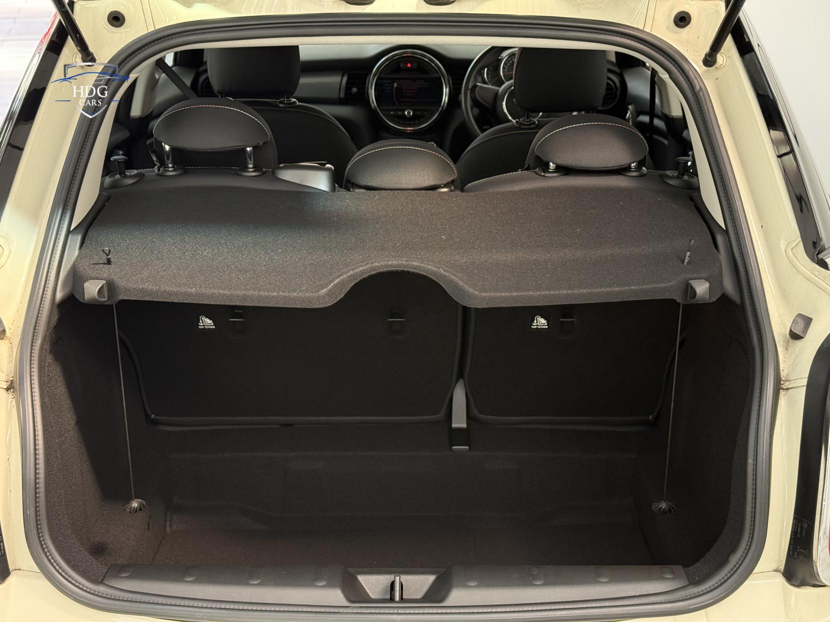 MINI Hatch 1.5 Cooper D Hatchback 5dr Diesel Steptronic Euro 6 (s/s) (116 ps)