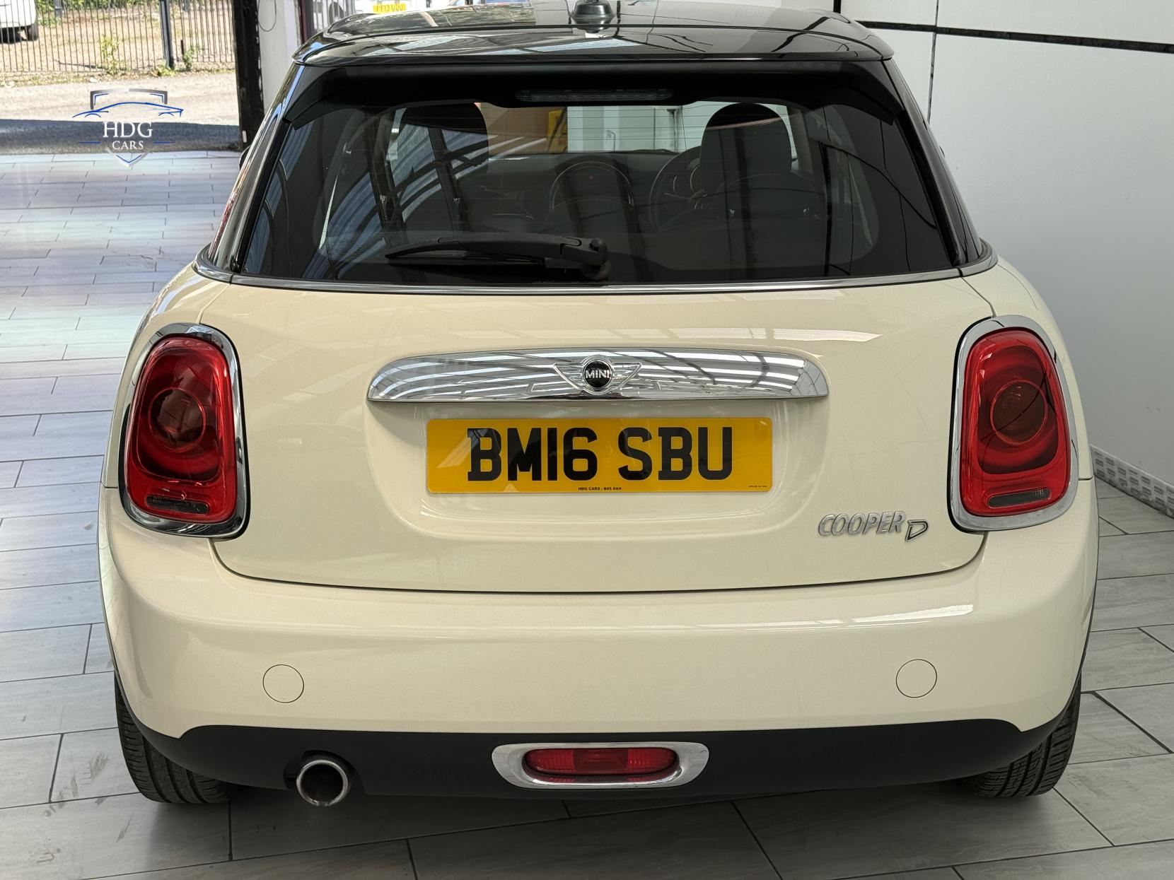 MINI Hatch 1.5 Cooper D Hatchback 5dr Diesel Steptronic Euro 6 (s/s) (116 ps)